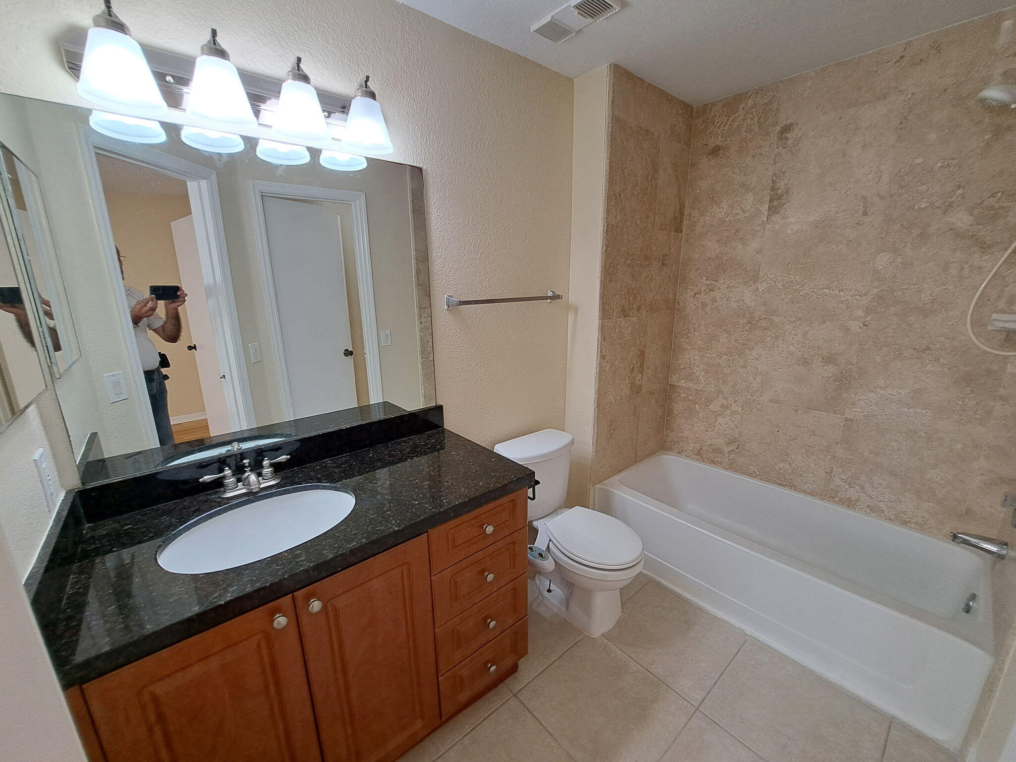 3470 PINEWALK #212, Margate FL 33063