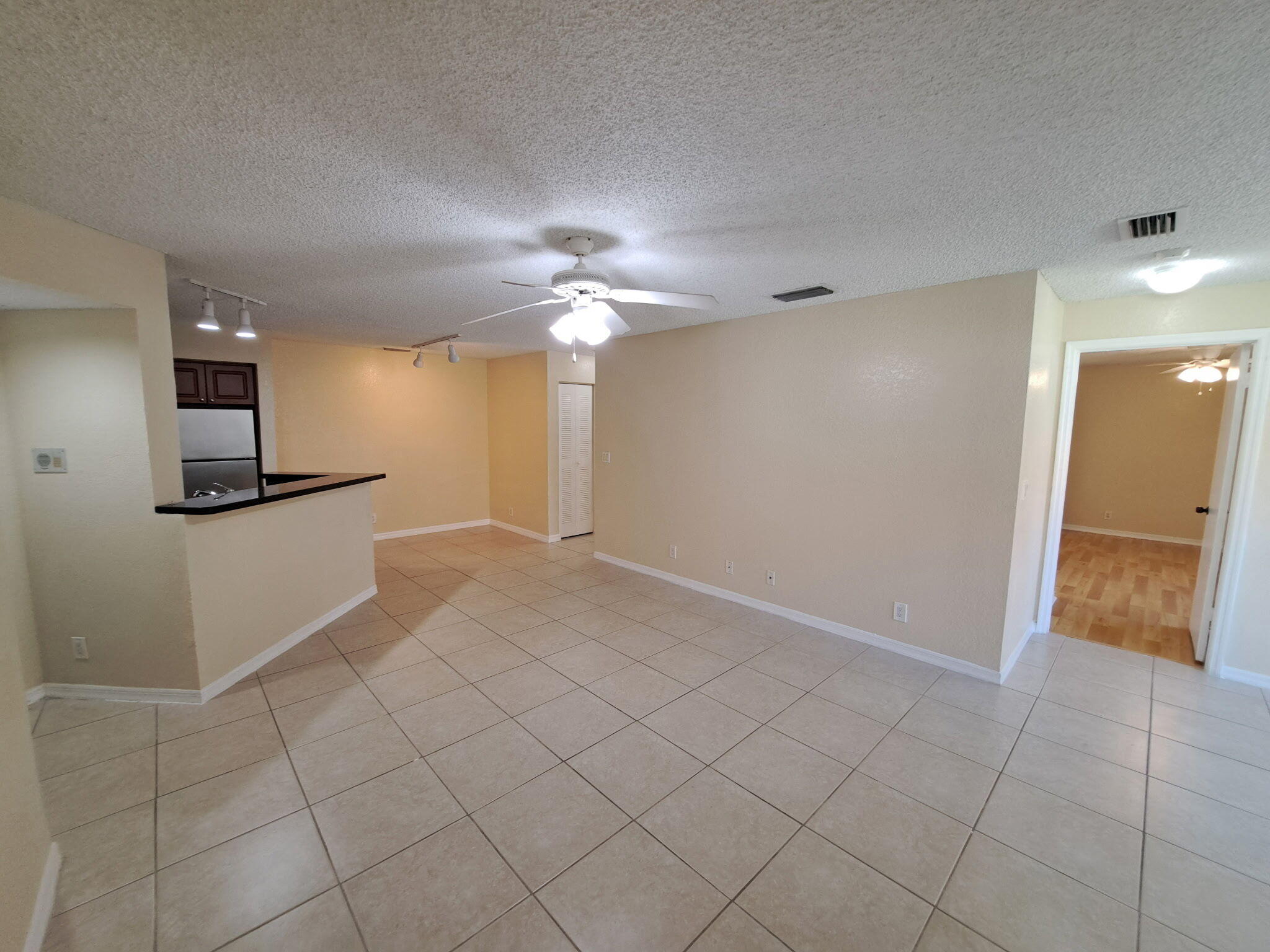 3470 PINEWALK #212, Margate FL 33063