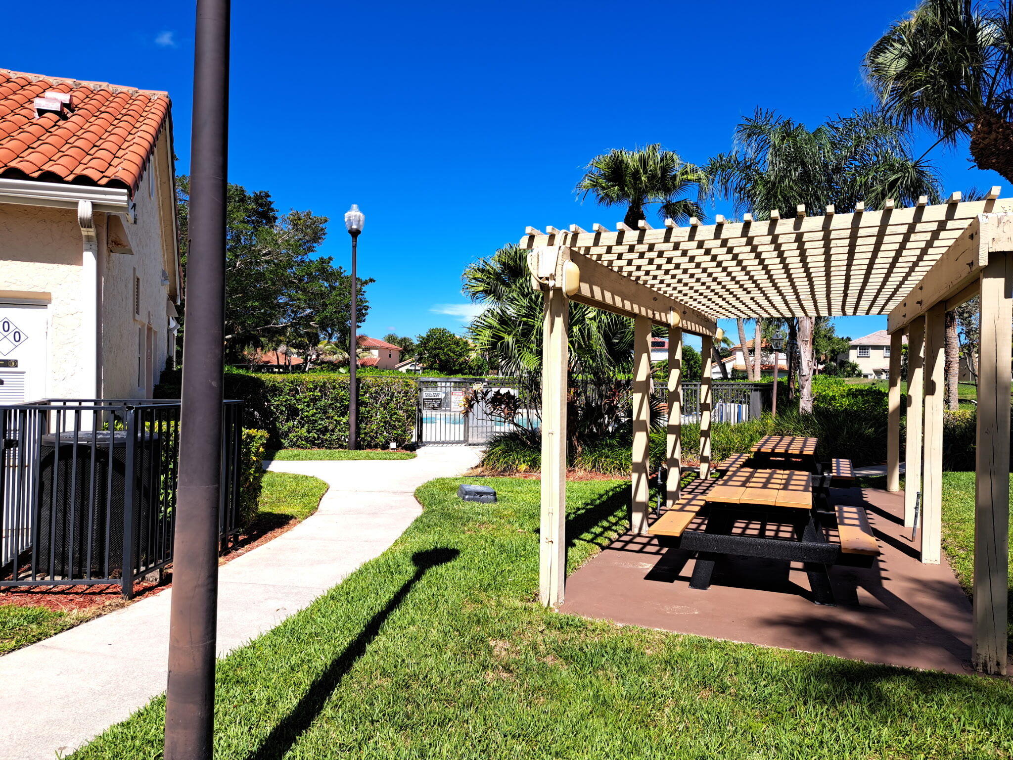 3470 PINEWALK #212, Margate FL 33063