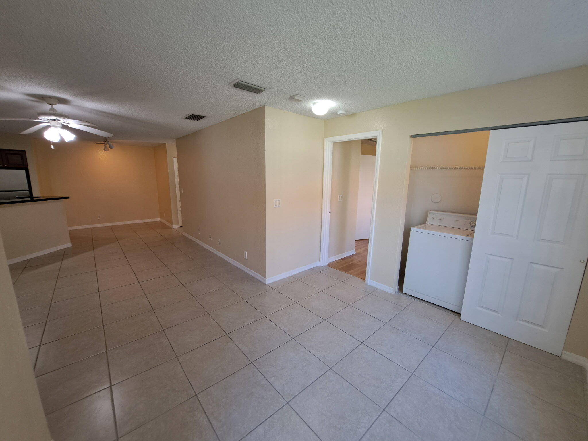3470 PINEWALK #212, Margate FL 33063