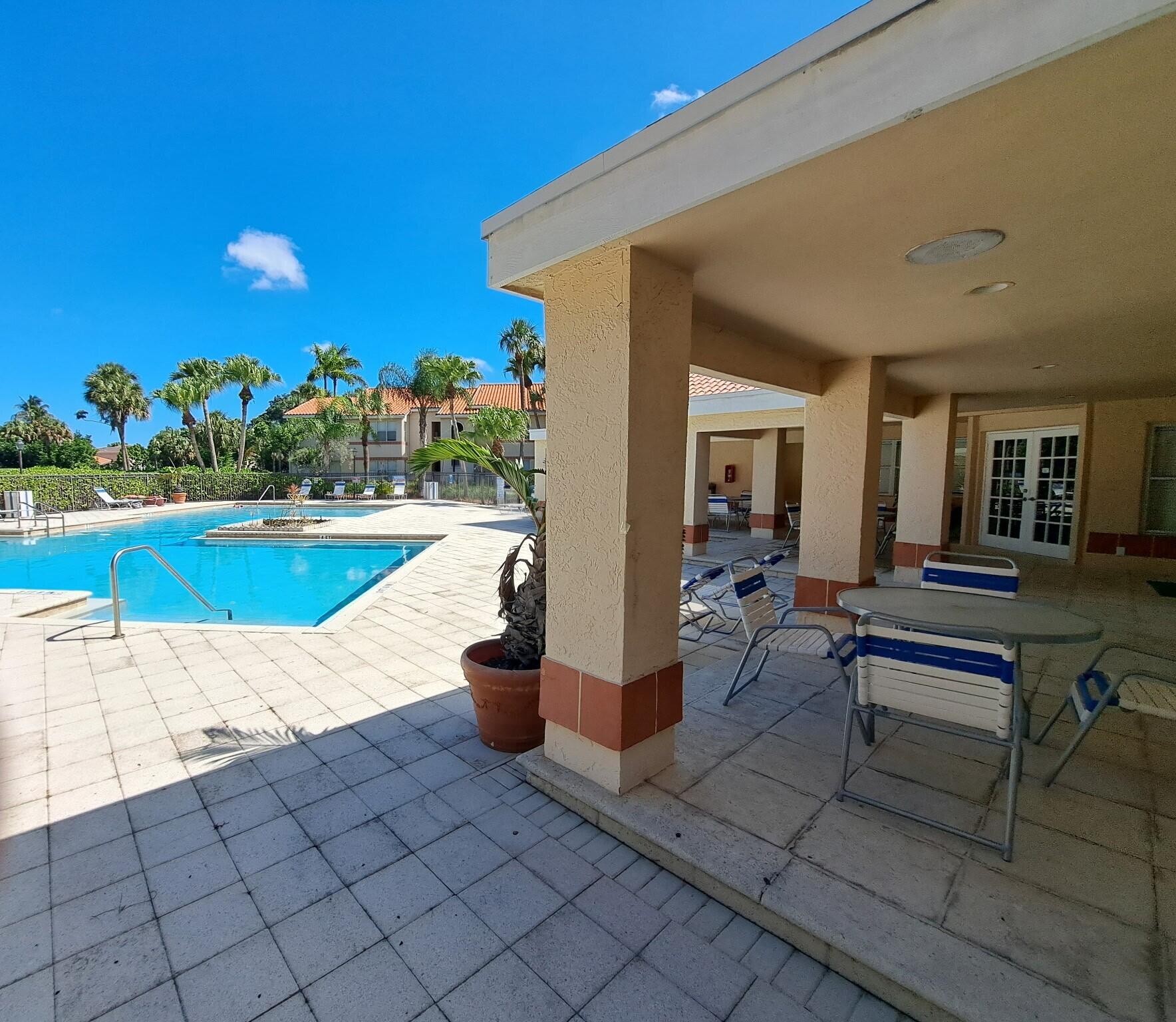 3470 PINEWALK #212, Margate FL 33063