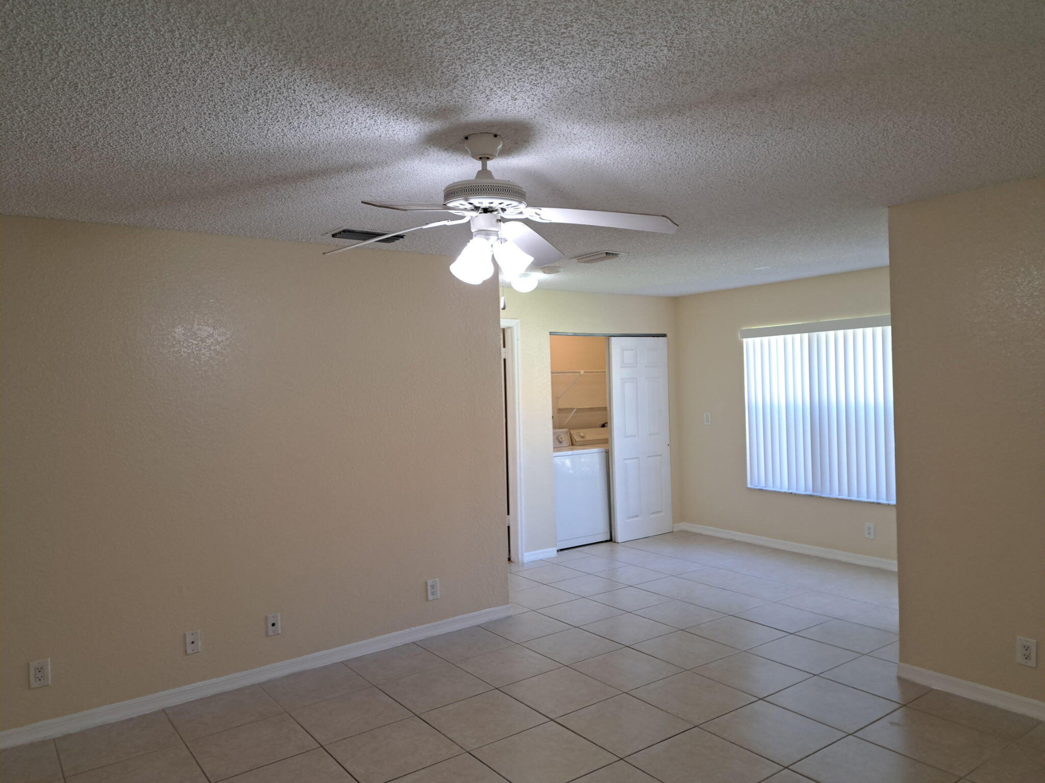 3470 PINEWALK #212, Margate FL 33063
