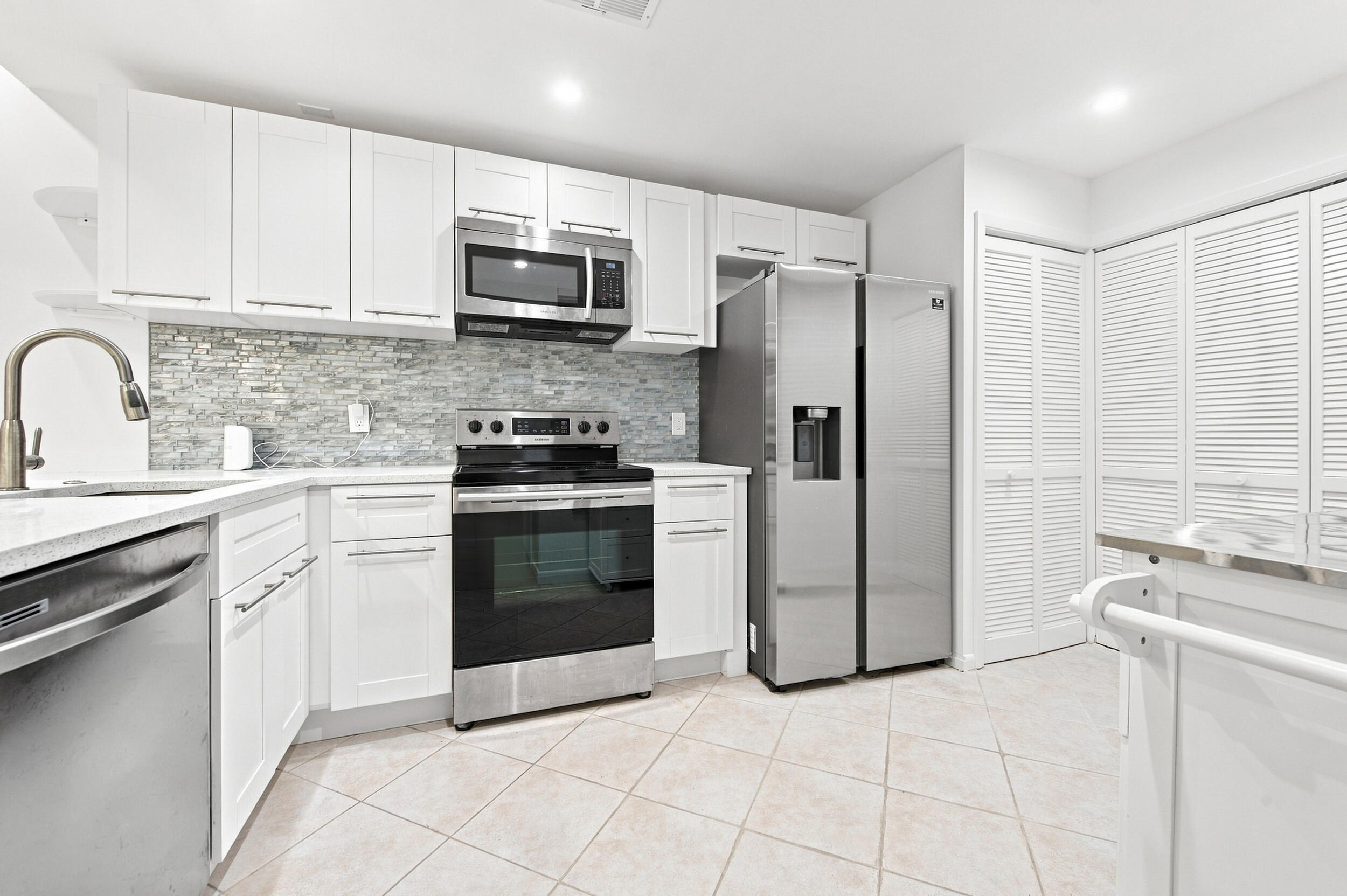 7508 La Paz #107, Boca Raton FL 33433