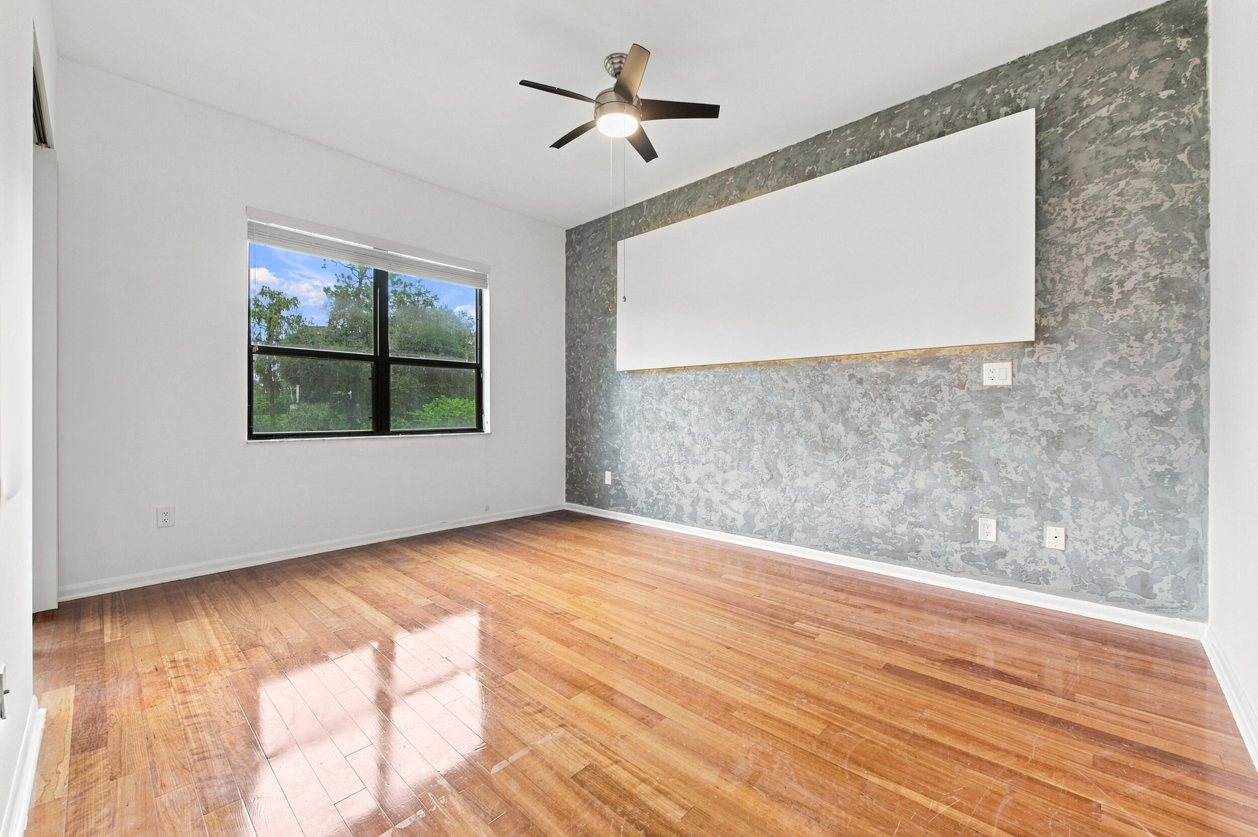7508 La Paz #107, Boca Raton FL 33433