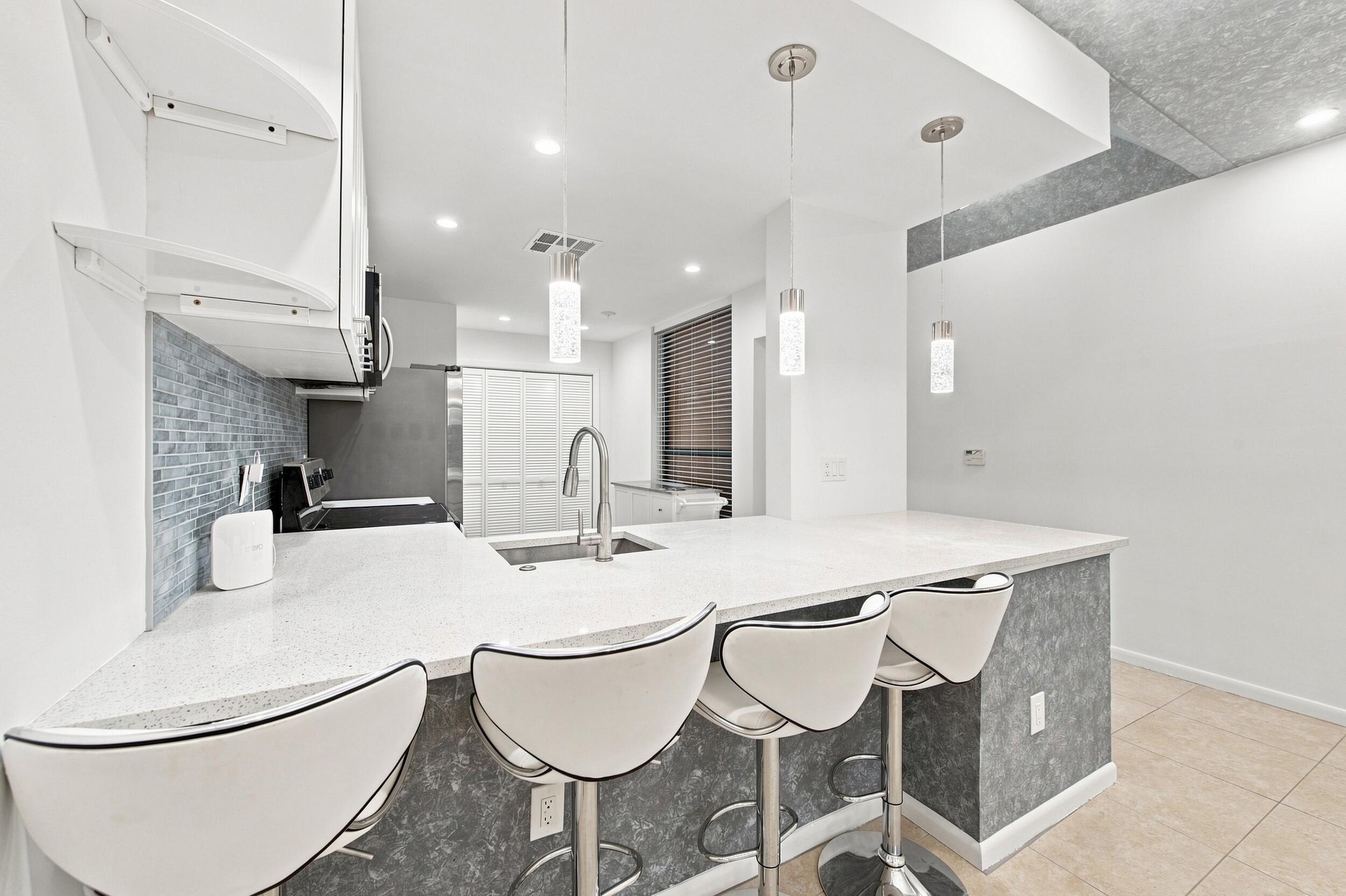 7508 La Paz #107, Boca Raton FL 33433