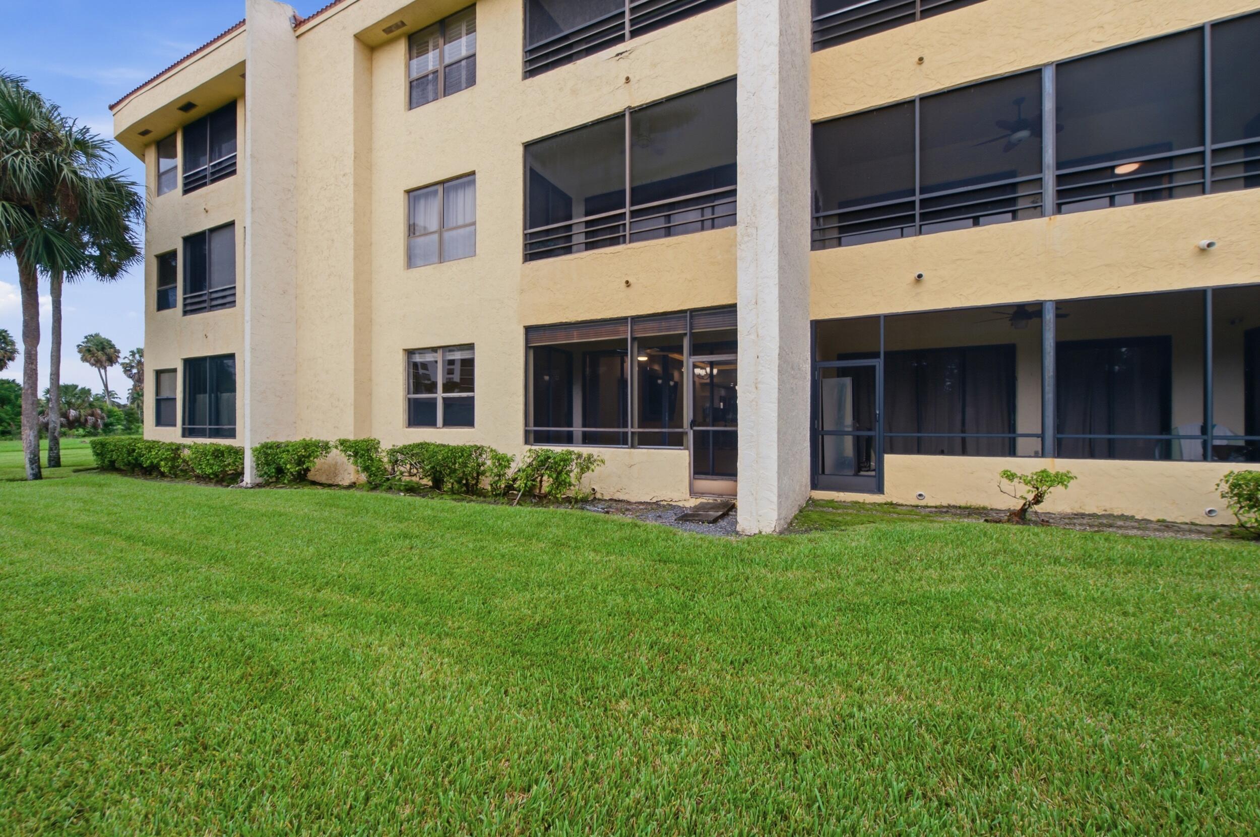7508 La Paz #107, Boca Raton FL 33433
