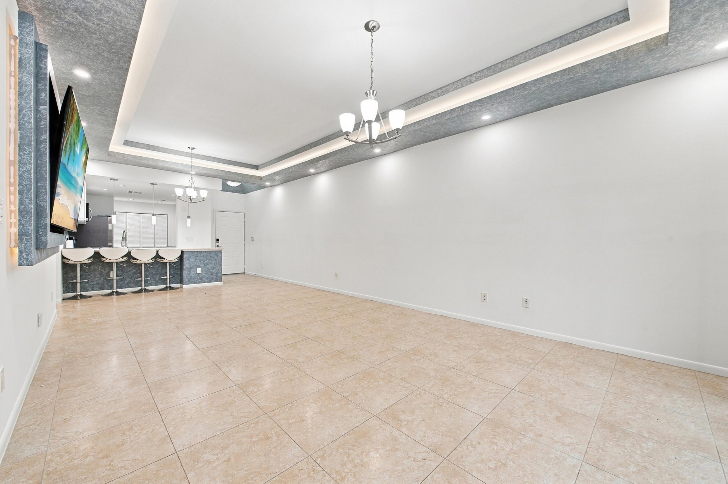 7508 La Paz #107, Boca Raton FL 33433