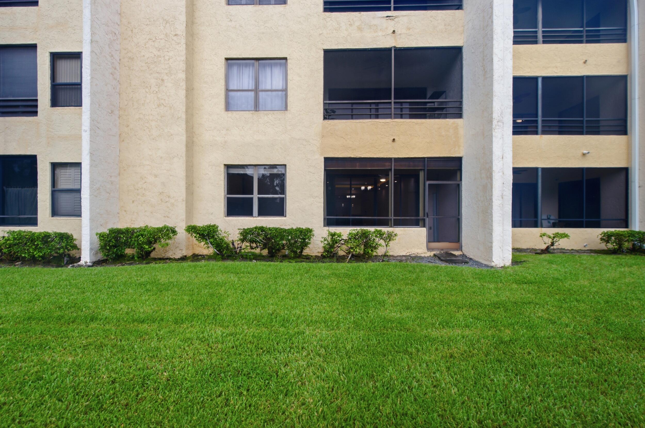 7508 La Paz #107, Boca Raton FL 33433