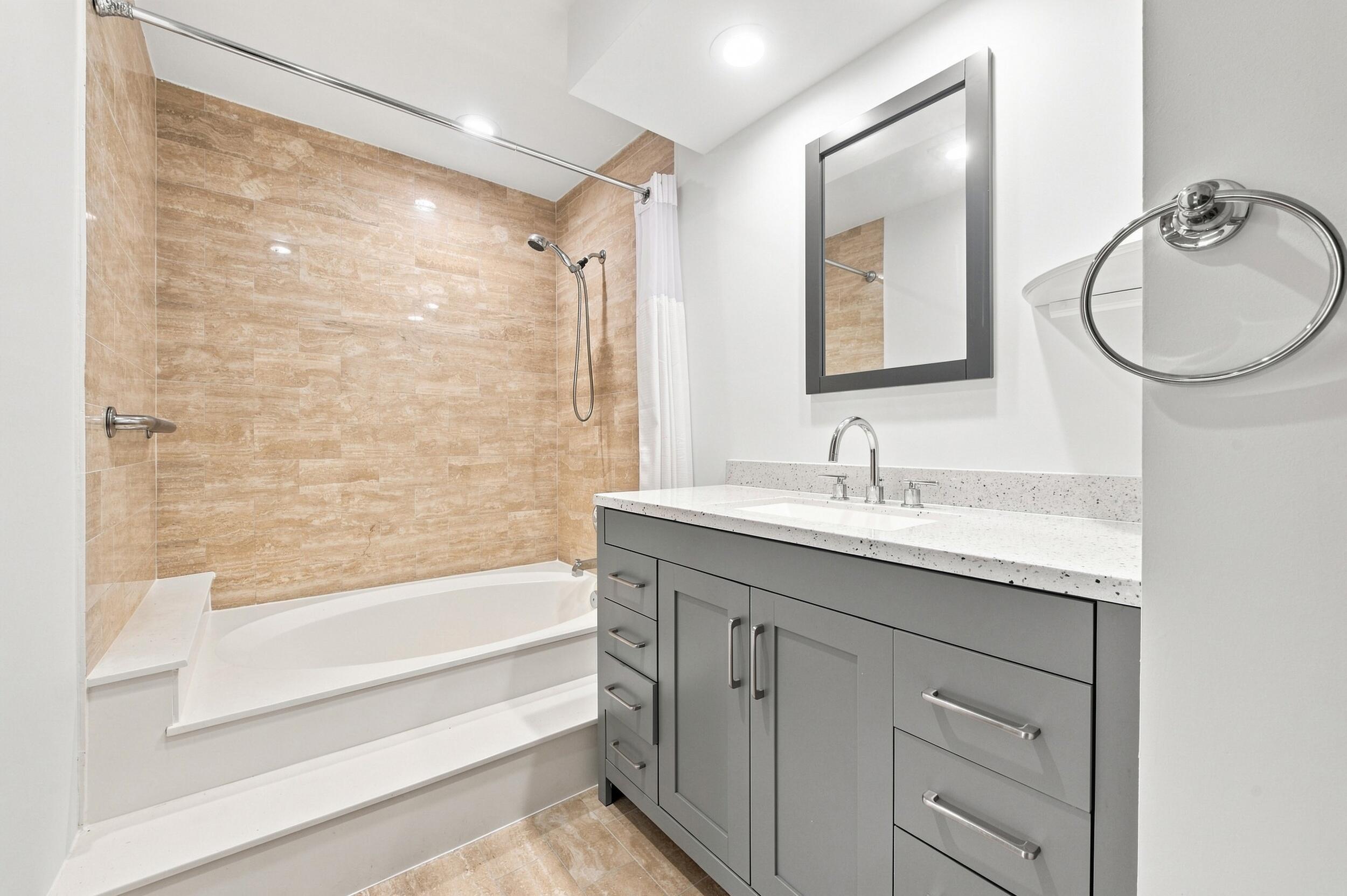 7508 La Paz #107, Boca Raton FL 33433
