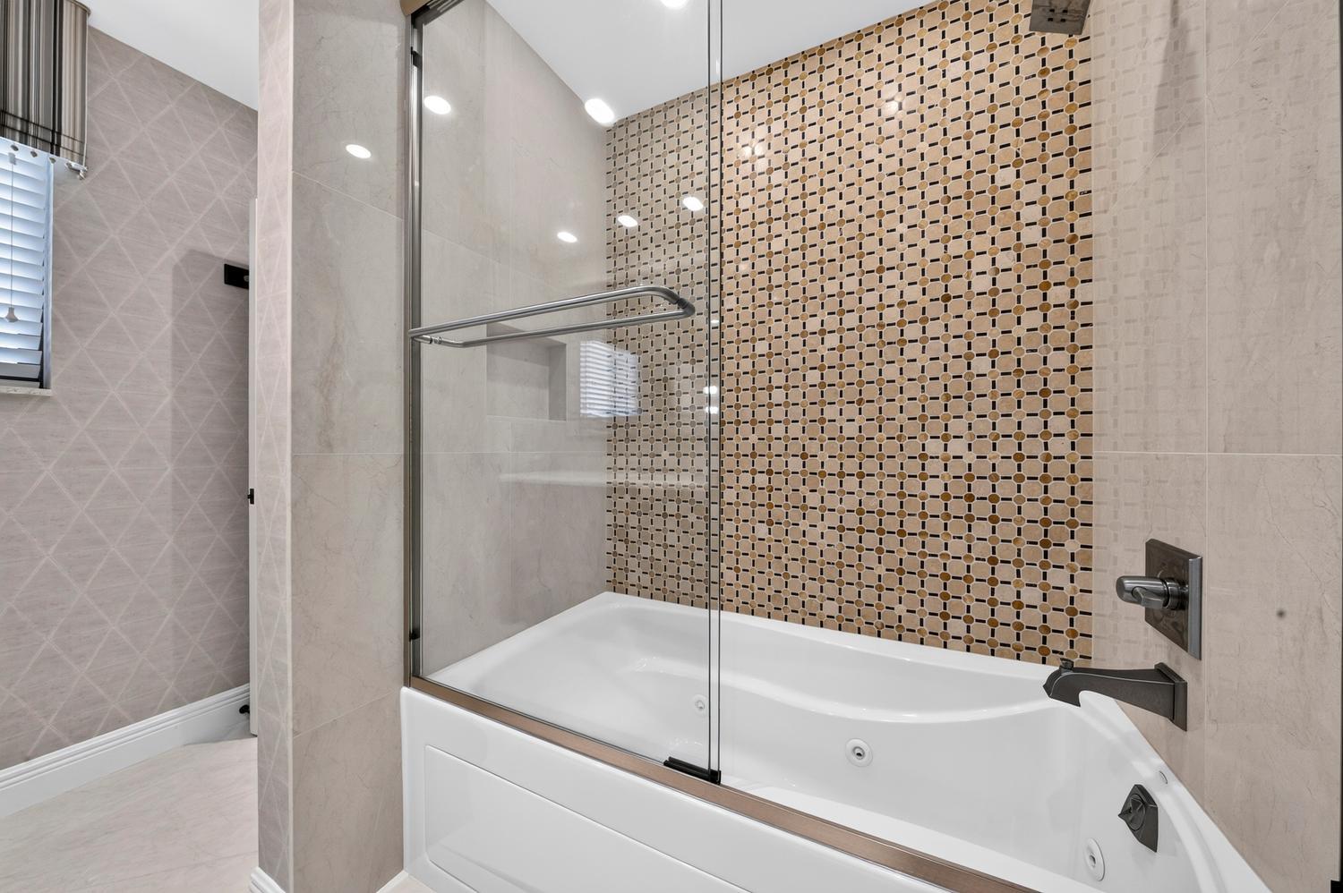 5591 W Leitner, Coral Springs FL 33067