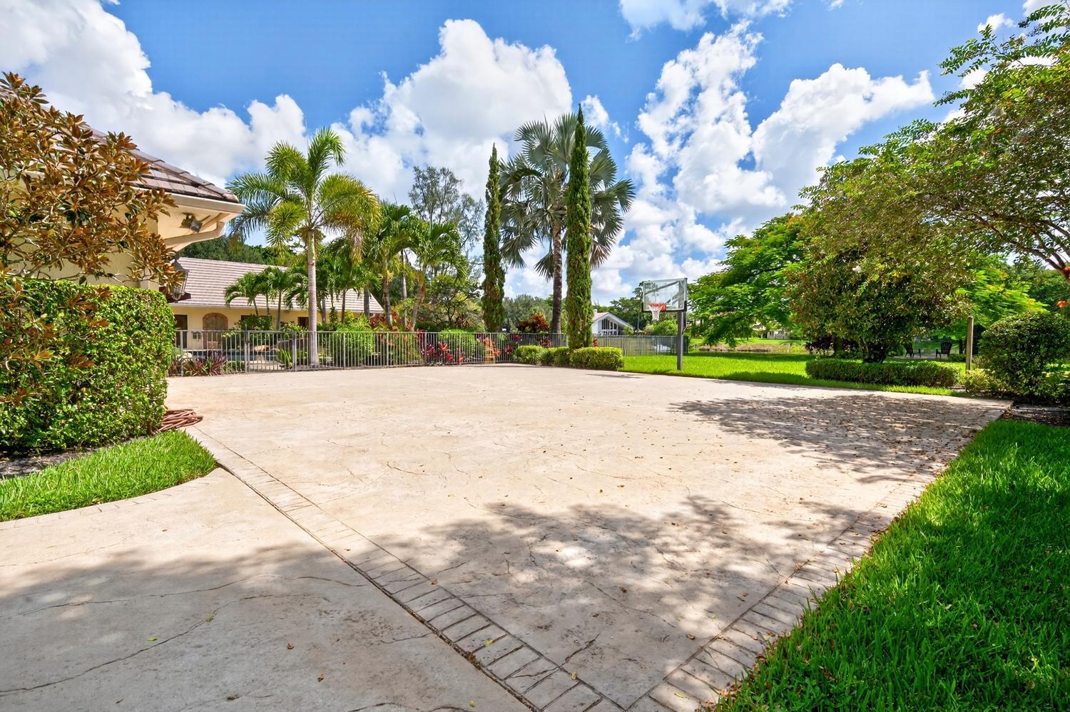 5591 W Leitner, Coral Springs FL 33067