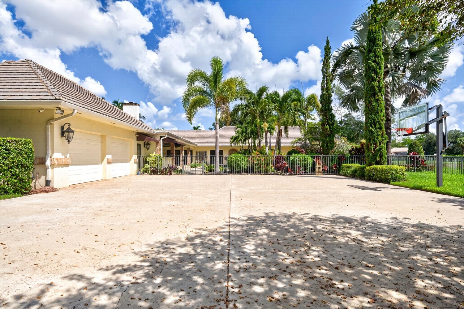 5591 W Leitner, Coral Springs FL 33067