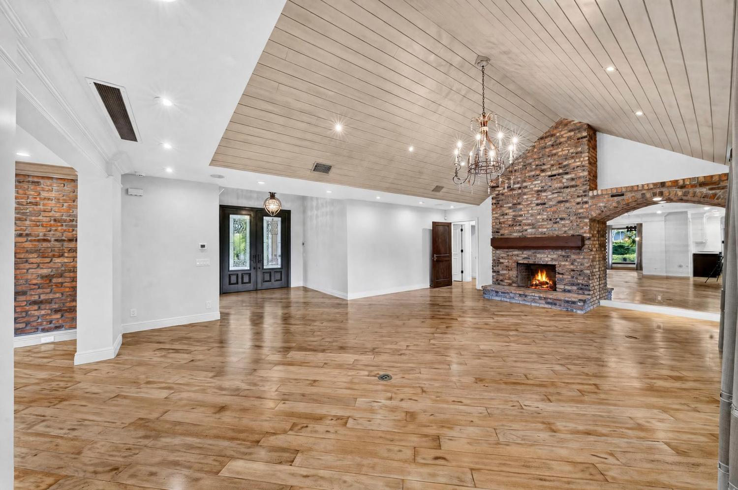 5591 W Leitner, Coral Springs FL 33067