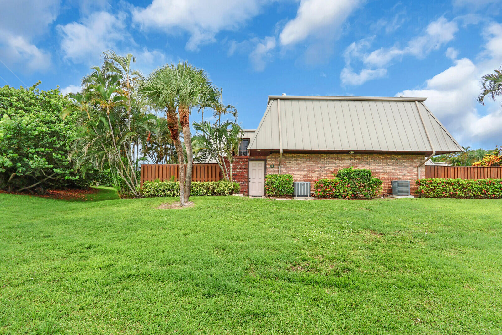 1420 OCEAN #7D, Jupiter FL 33477