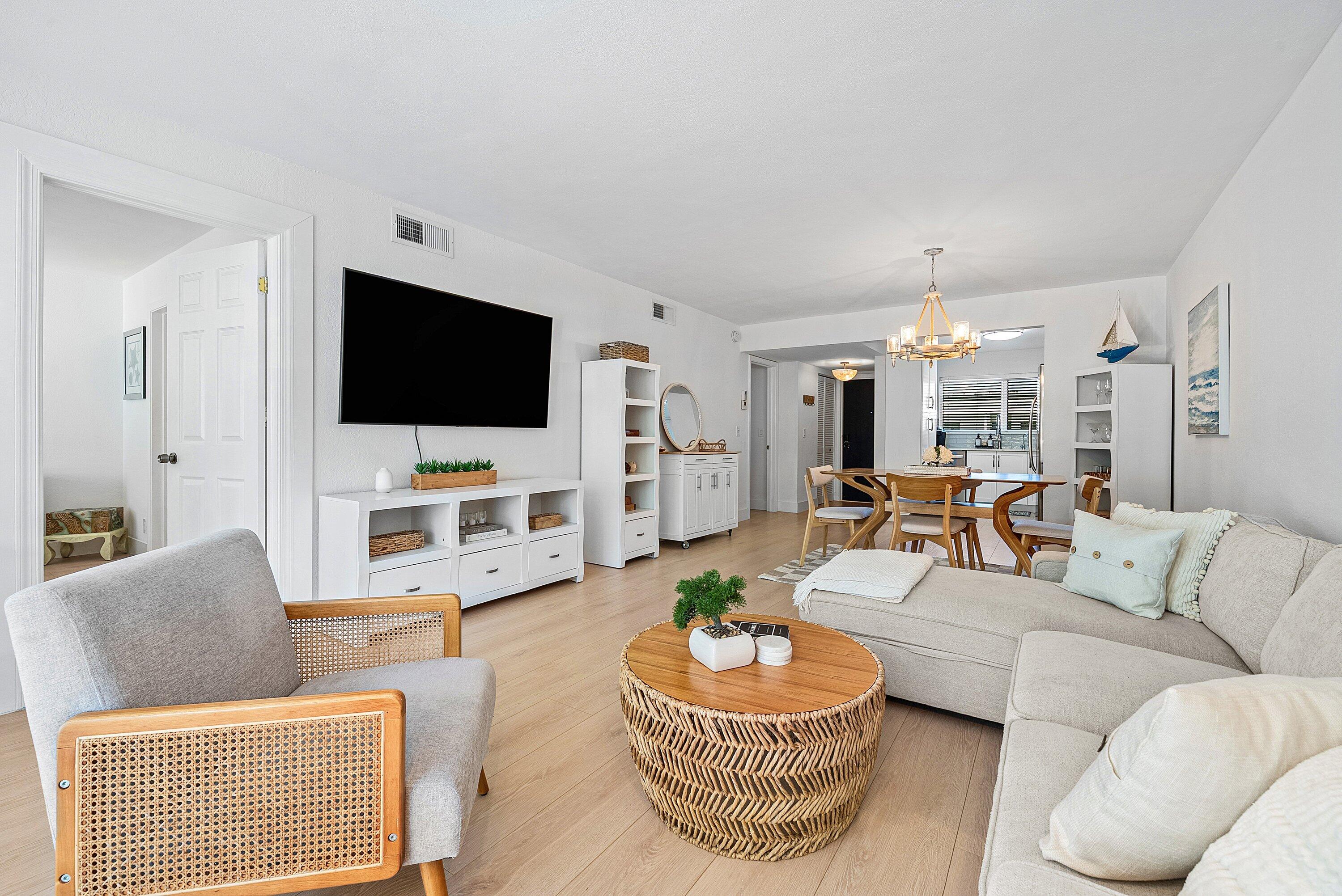 621 E Woolbright #B407, Boynton Beach FL 33435