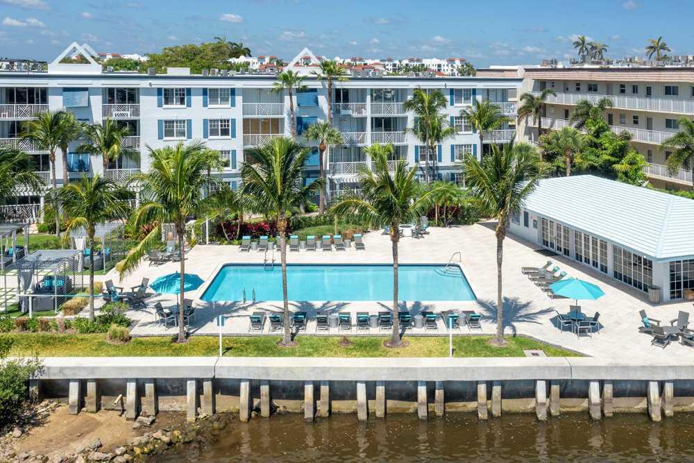 621 E Woolbright #B407, Boynton Beach FL 33435