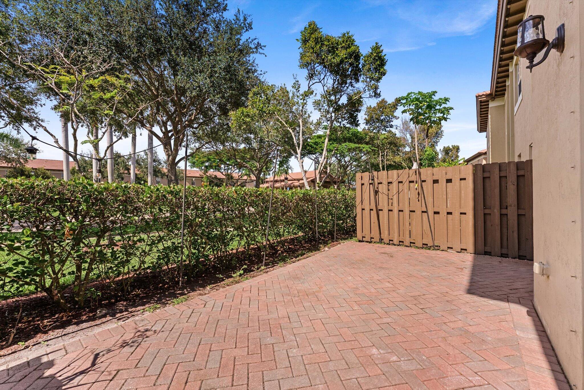 6884 JULIA GARDENS, Coconut Creek FL 33073
