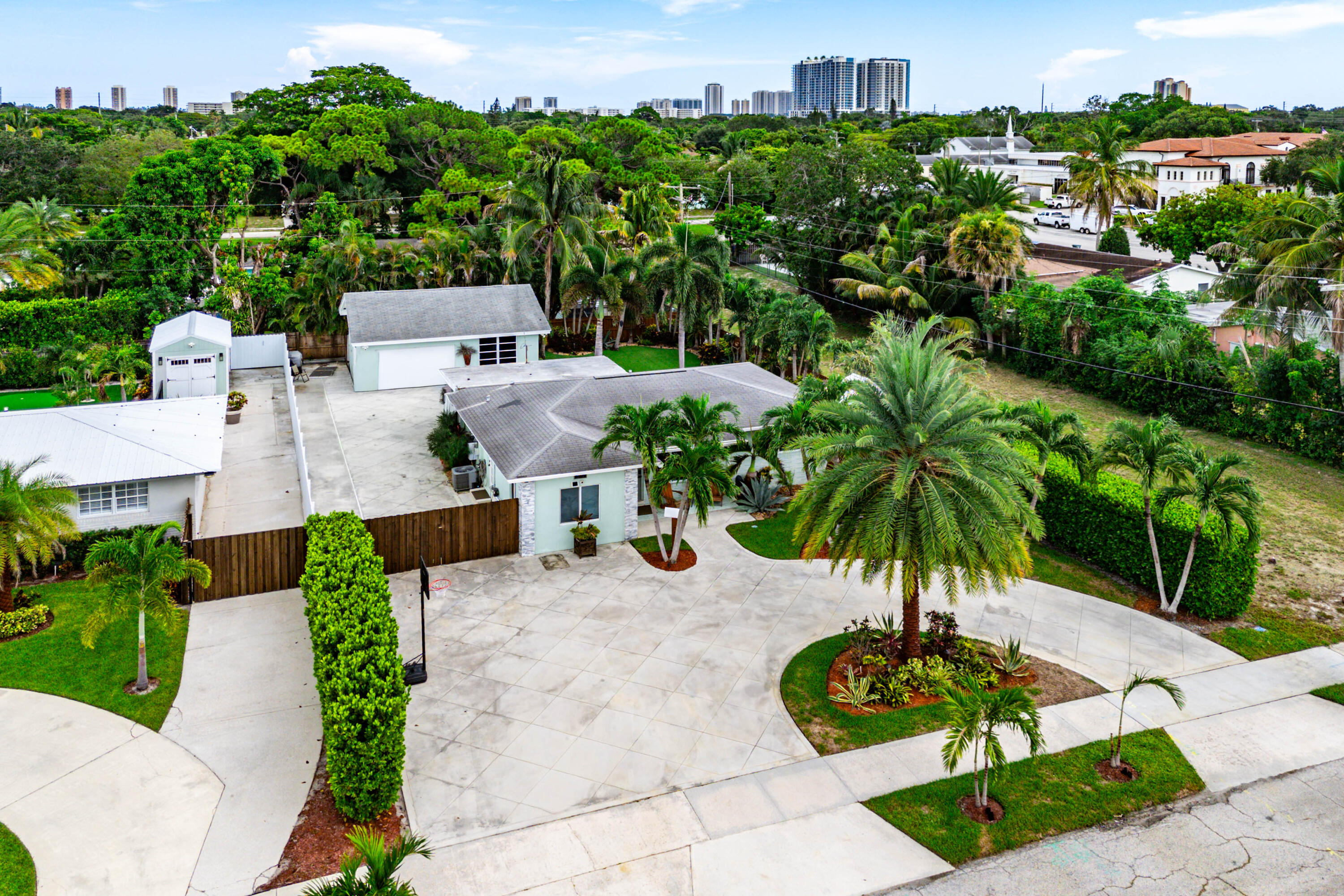 819 6TH, Lake Park FL 33403