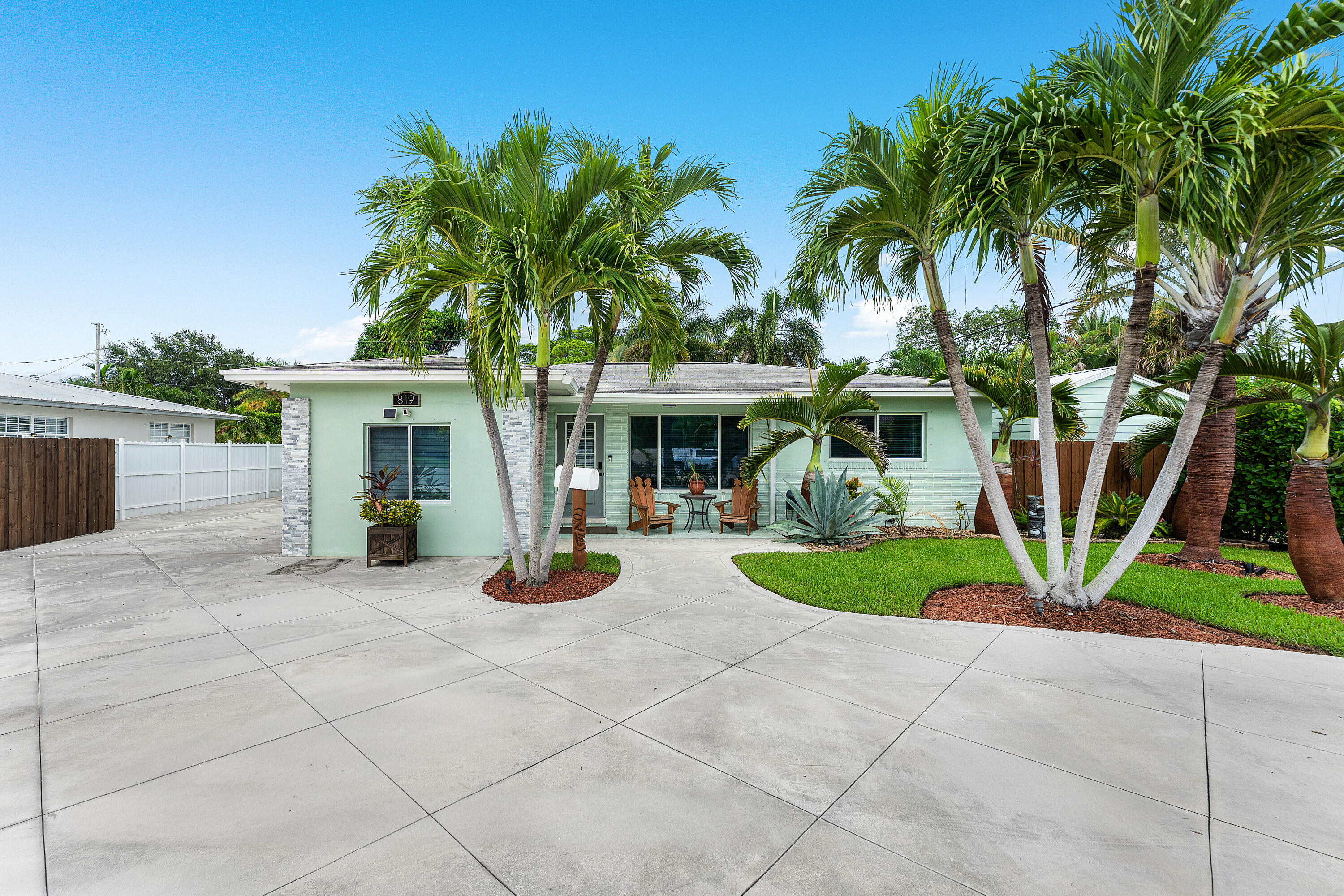 819 6TH, Lake Park FL 33403