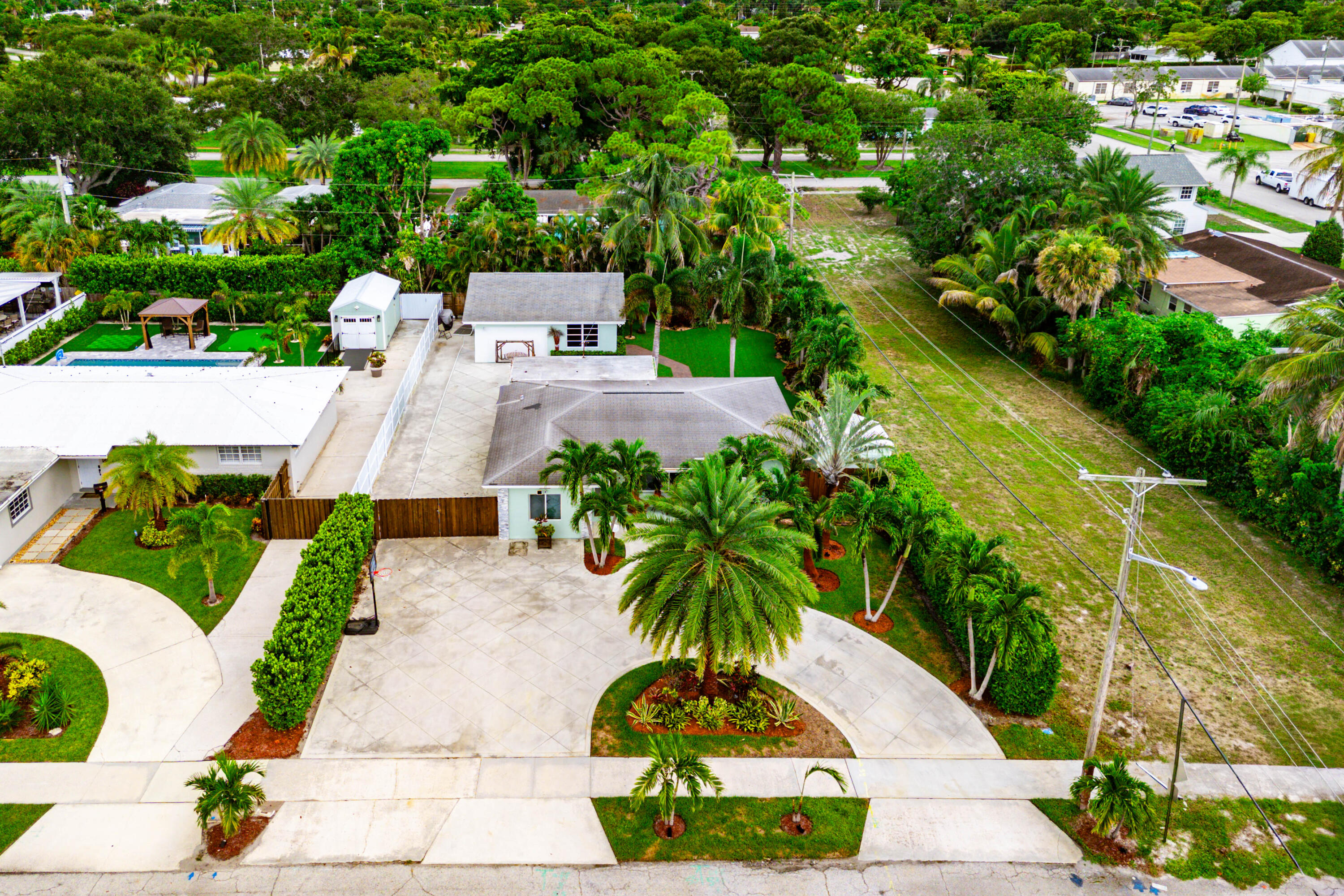 819 6TH, Lake Park FL 33403
