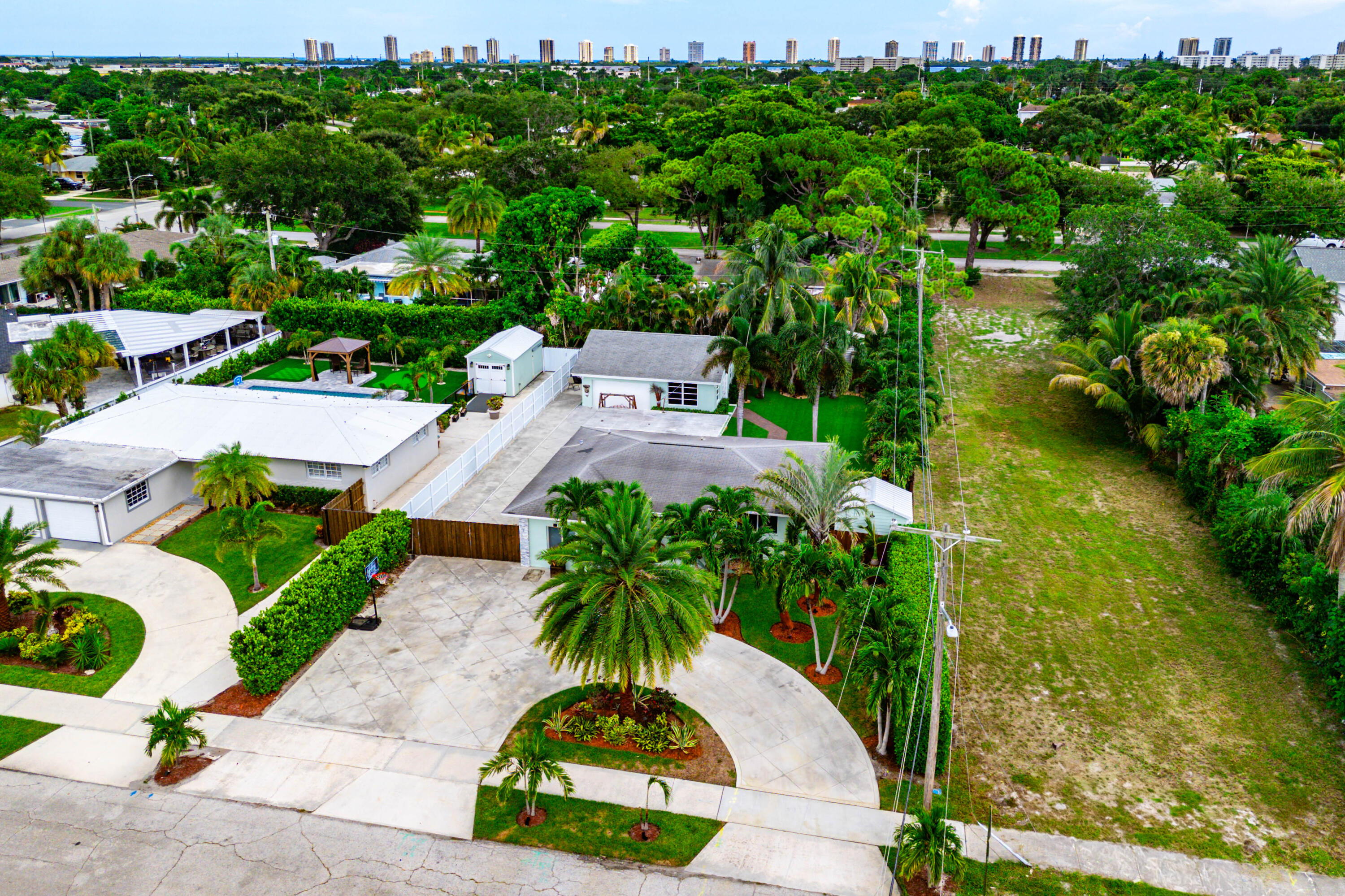 819 6TH, Lake Park FL 33403