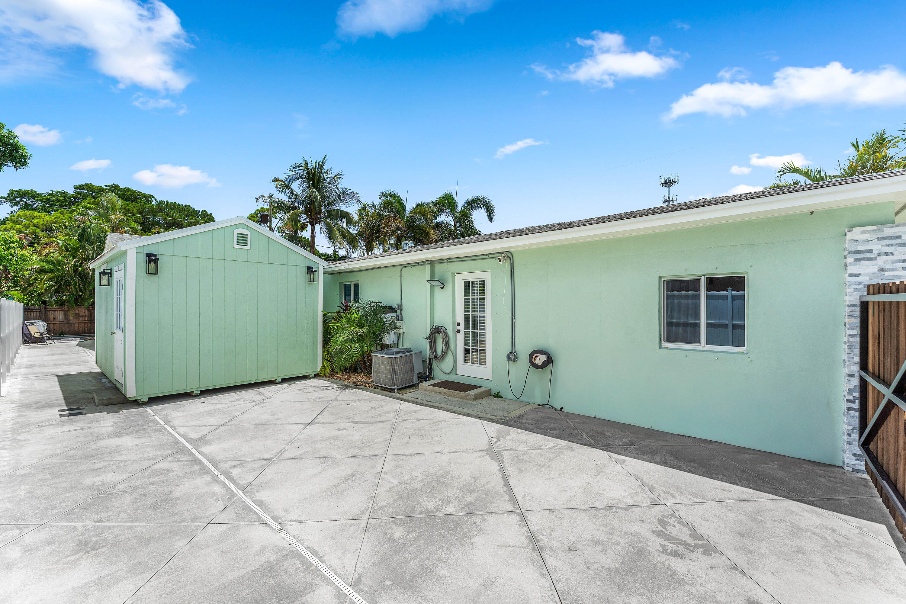 819 6TH, Lake Park FL 33403