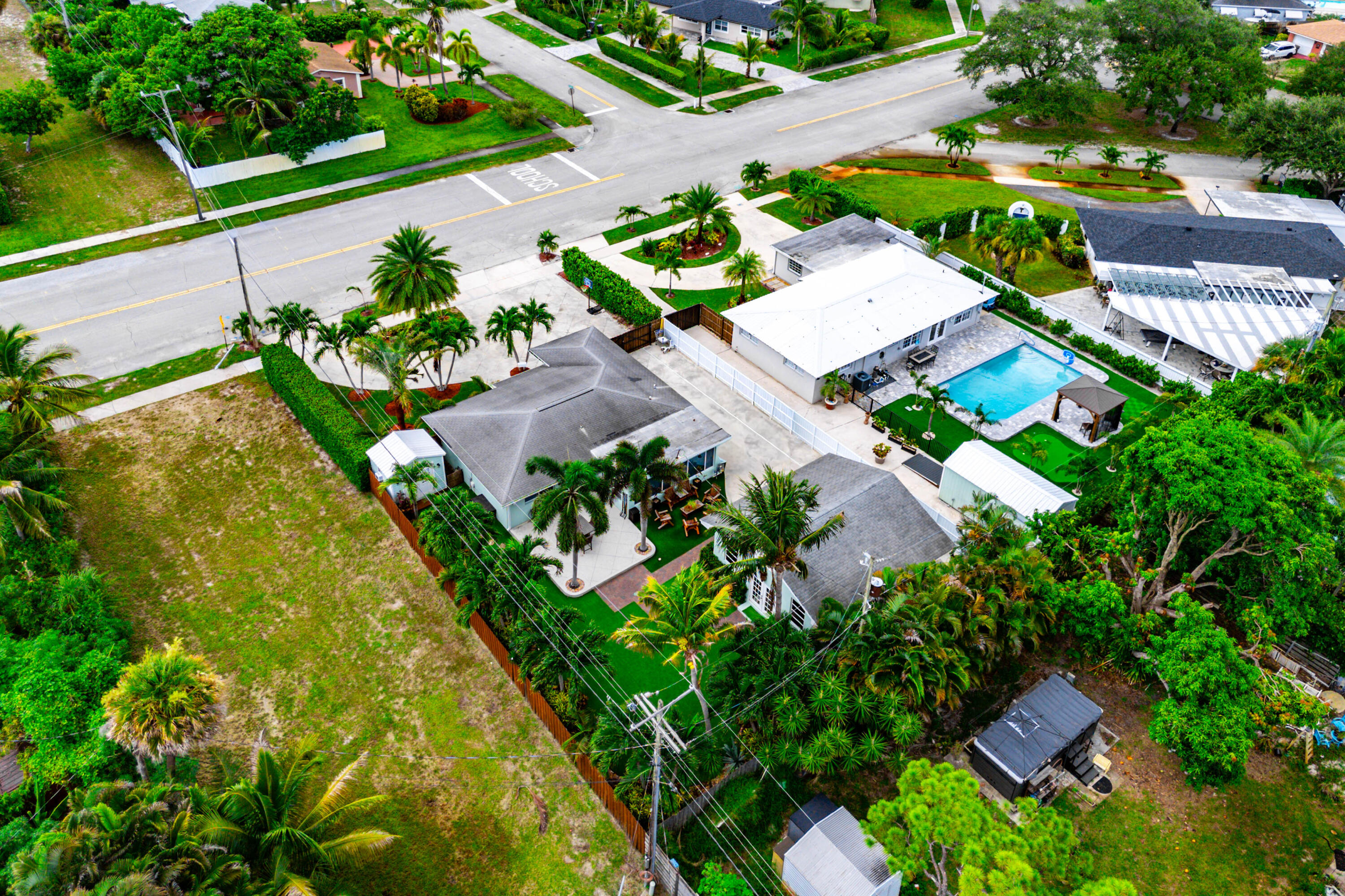 819 6TH, Lake Park FL 33403