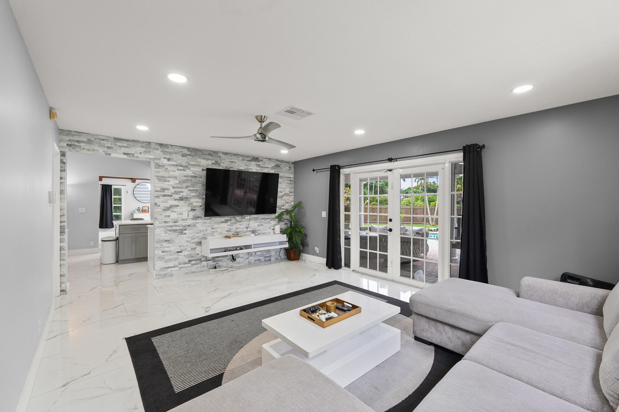 6785 ESCONDIDA, Lake Clarke Shores FL 33406