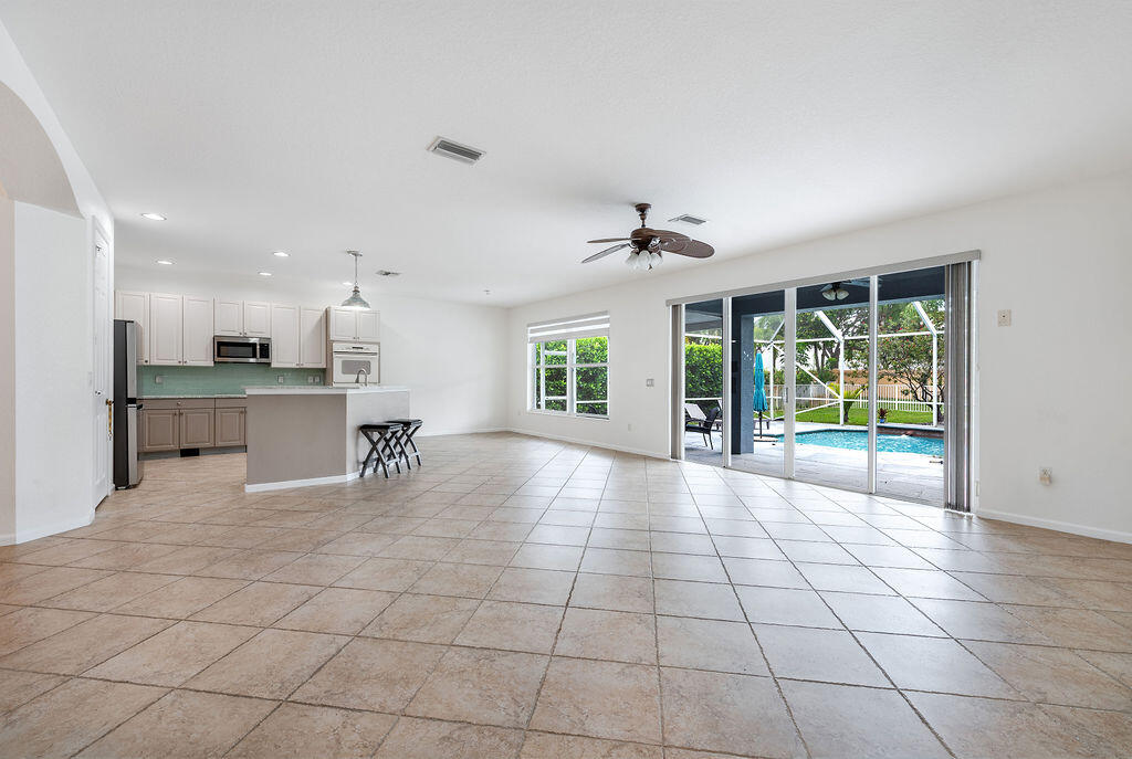 116 BELLA VISTA, Royal Palm Beach FL 33411