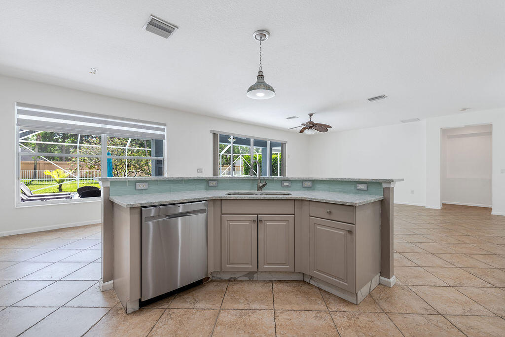 116 BELLA VISTA, Royal Palm Beach FL 33411