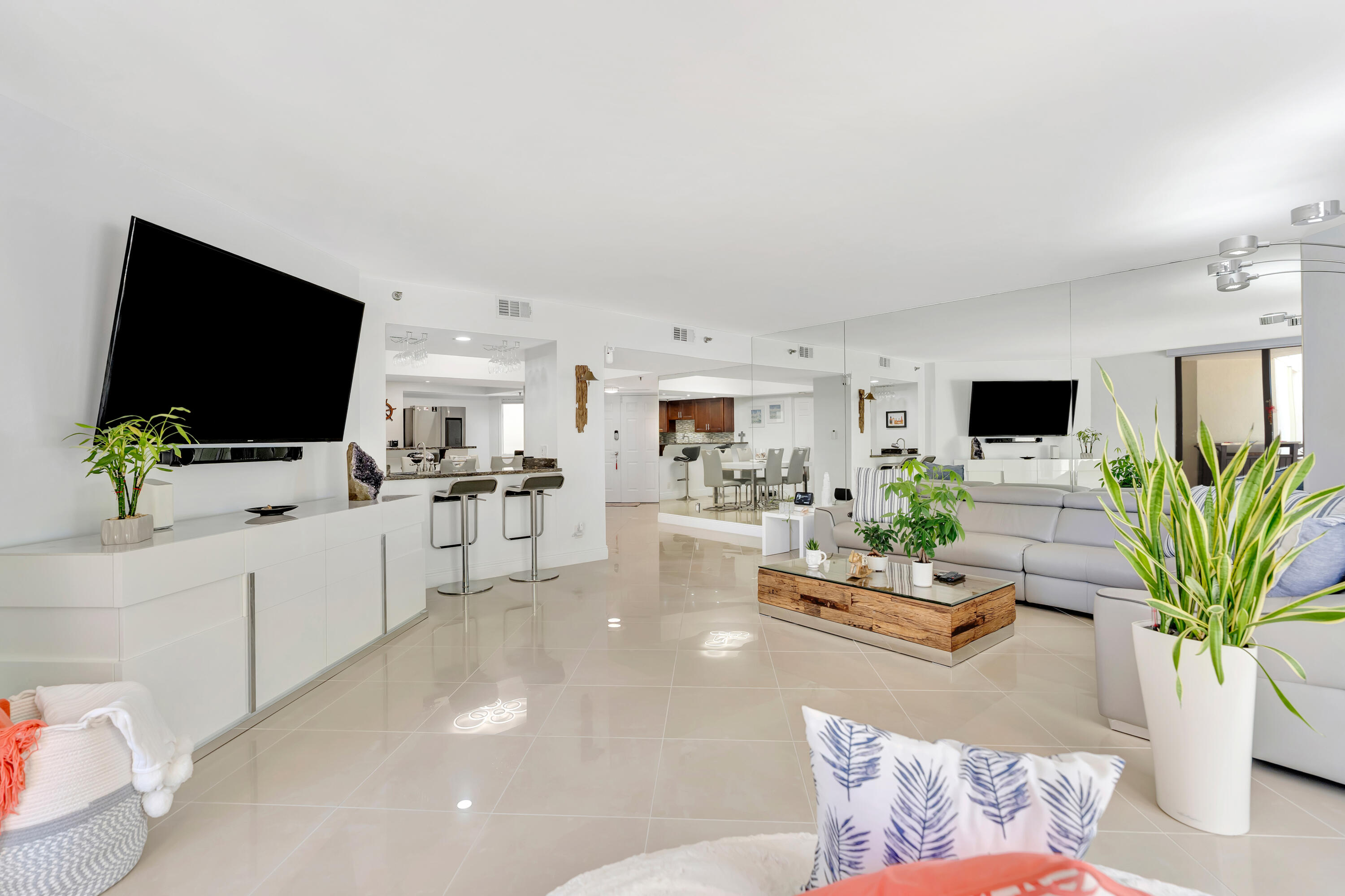176 HELIOS #108, Jupiter FL 33477