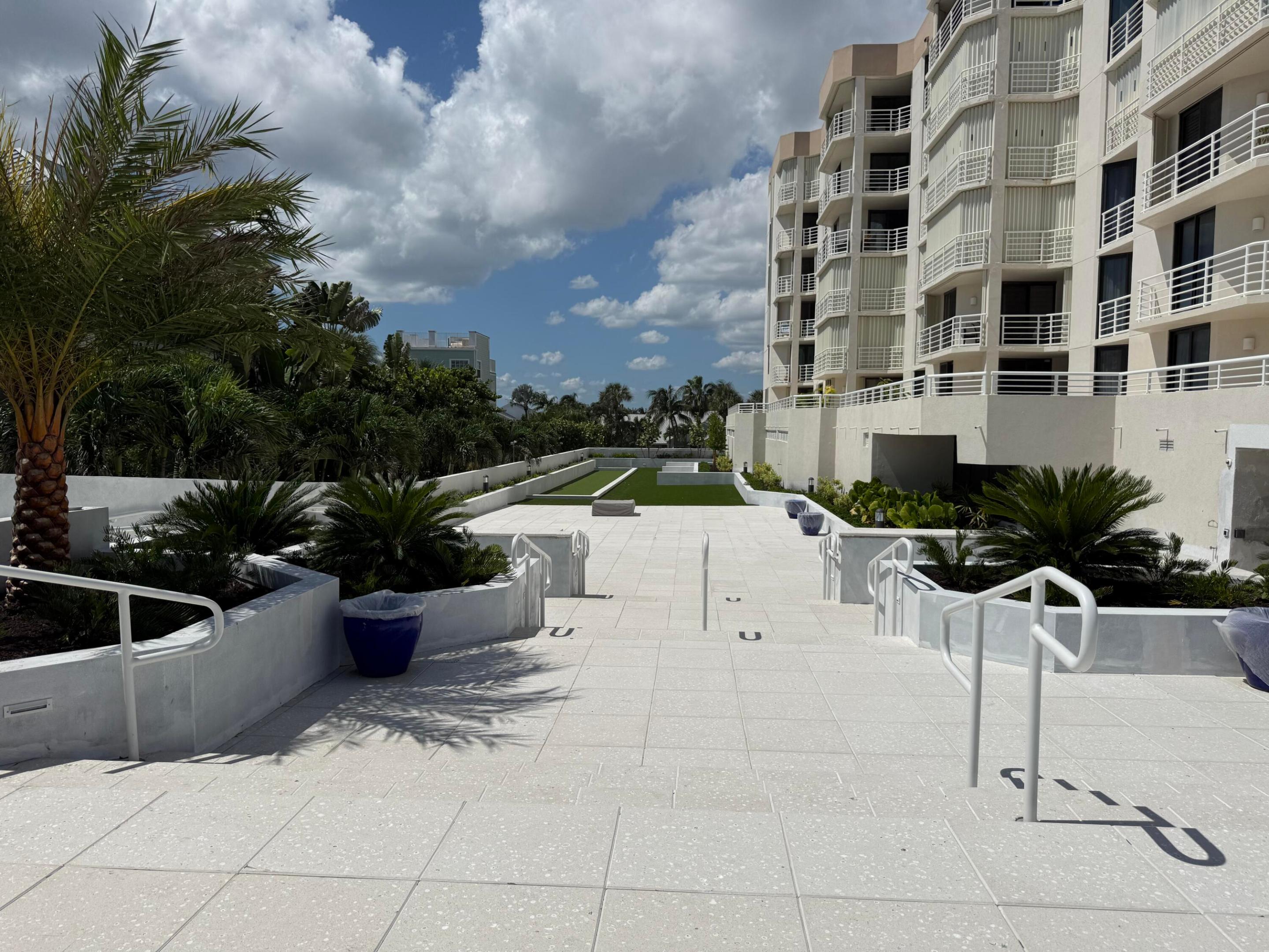 176 Helios #108, Jupiter FL 33477