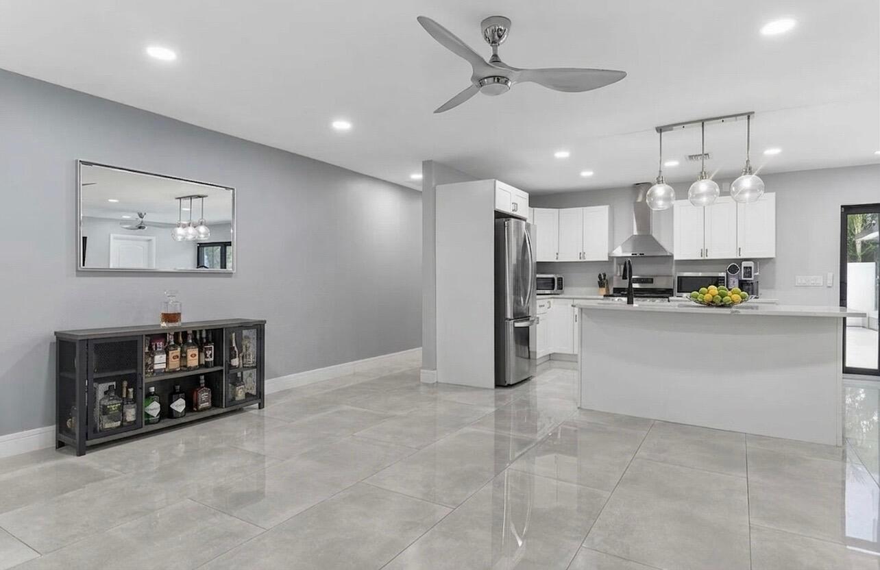 405 CHAPEL HILL, Boynton Beach FL 33435