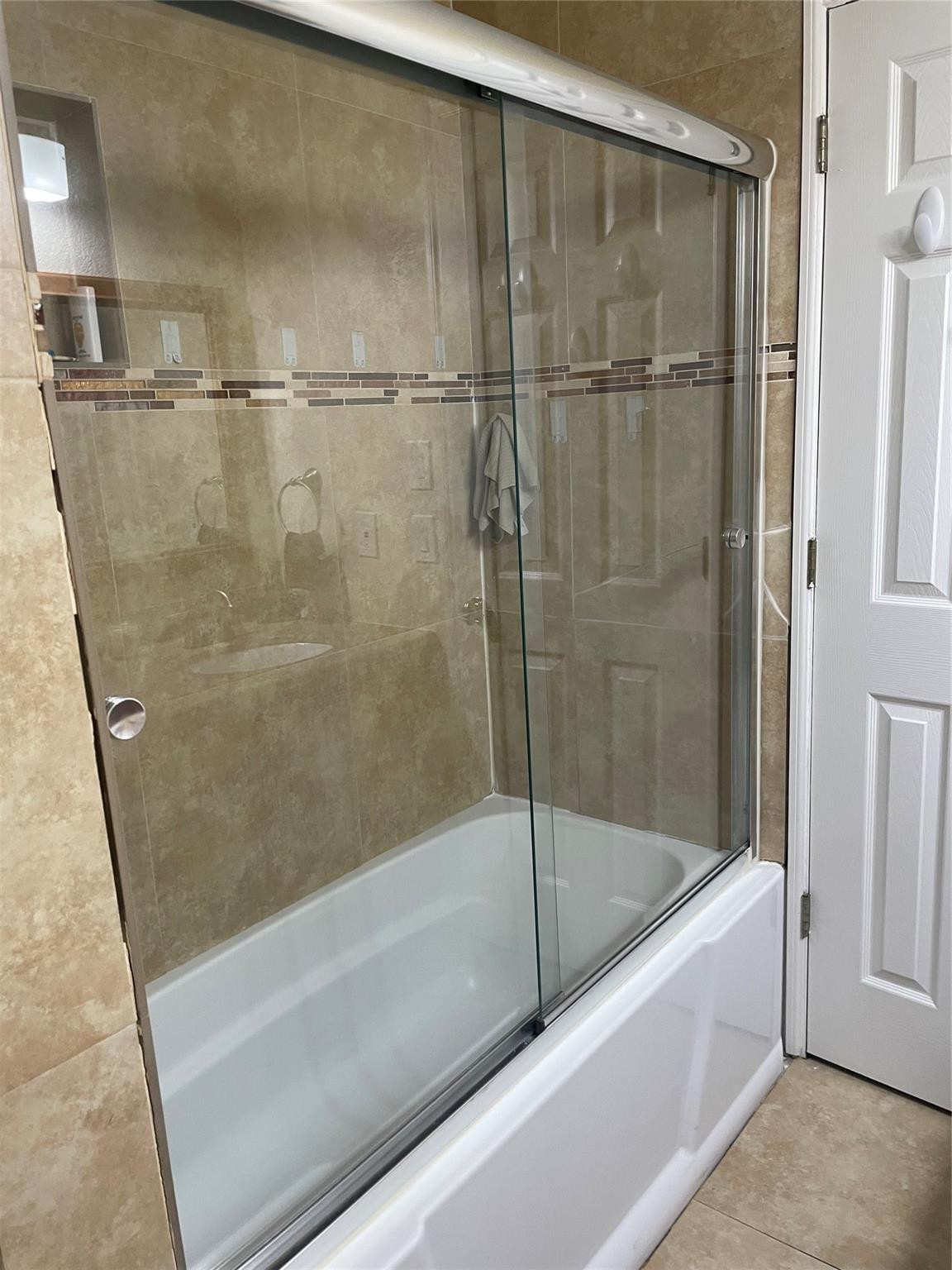 8311 NW 53RD, Lauderhill FL 33351