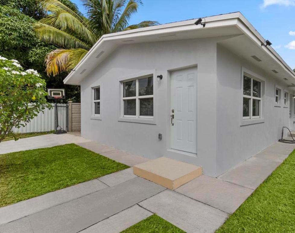 1101 NW 26TH, Miami FL 33127