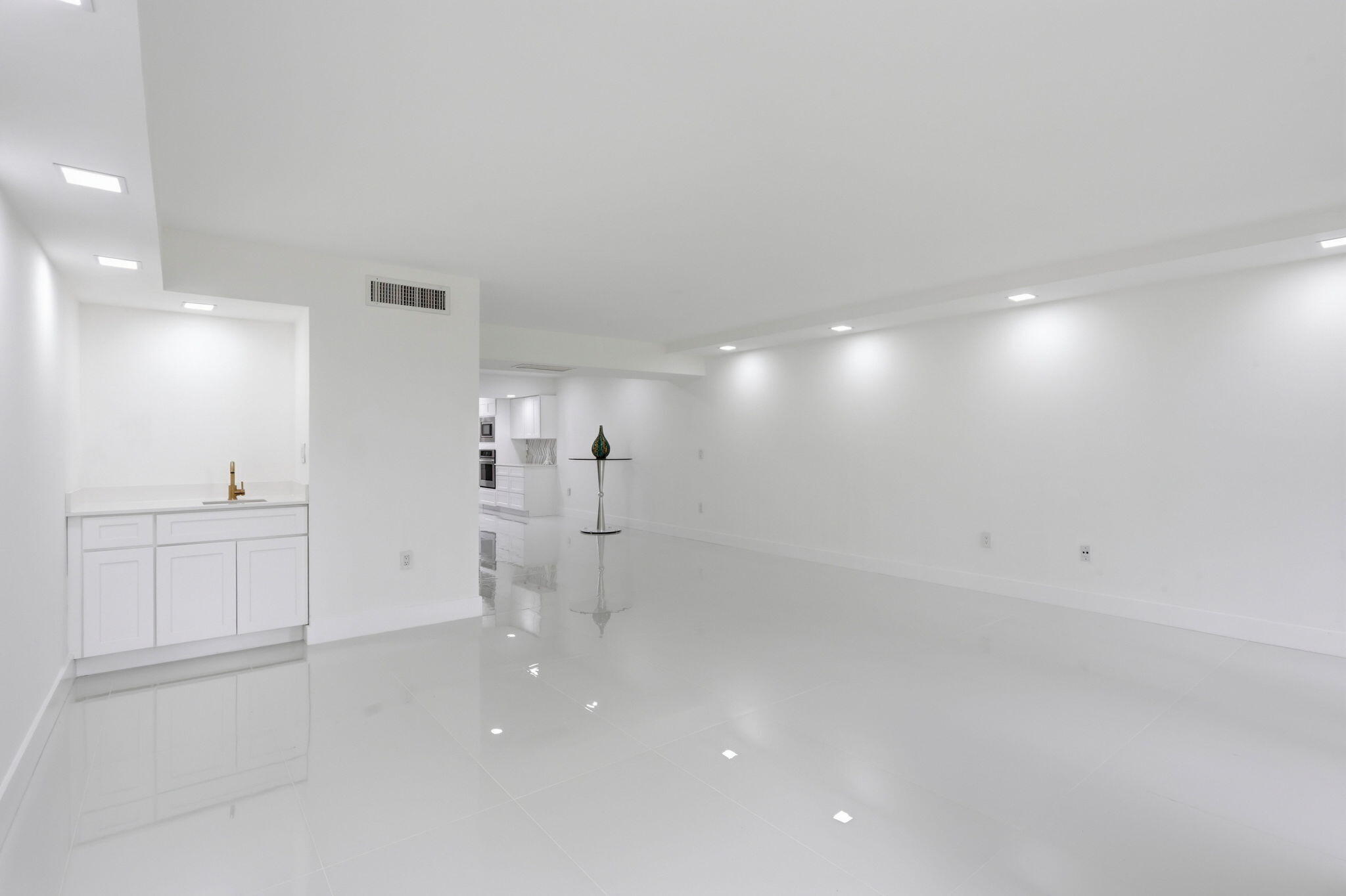 1222 Hillsboro Mile #15, Hillsboro Beach FL 33062