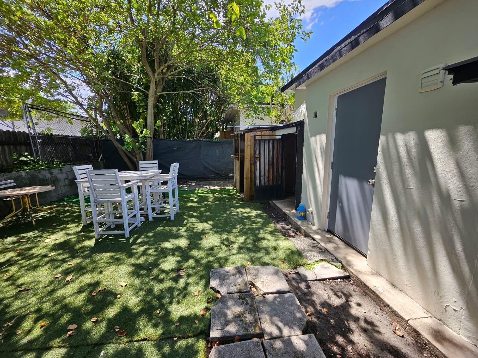 1732 SW 21st, Miami FL 33145