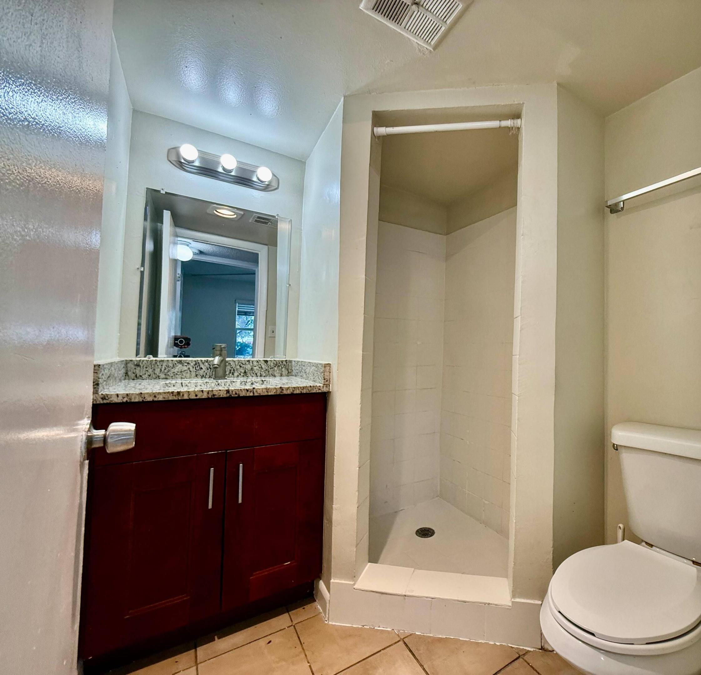 700 SW 81st #1A, North Lauderdale FL 33068
