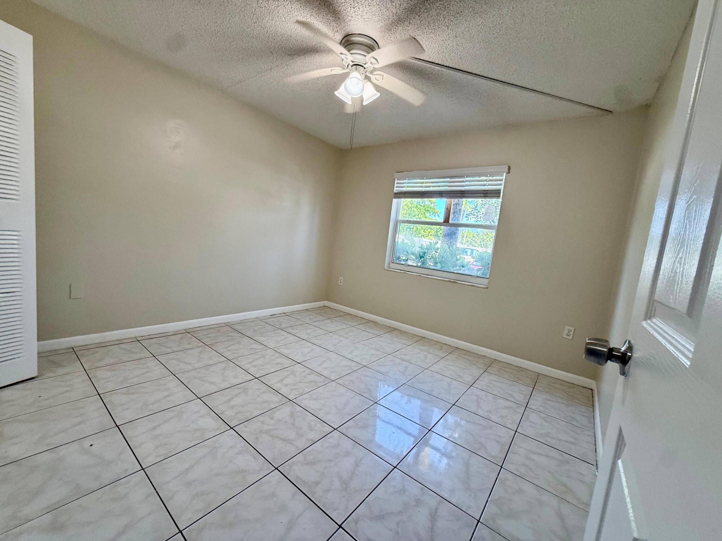 700 SW 81st #1A, North Lauderdale FL 33068