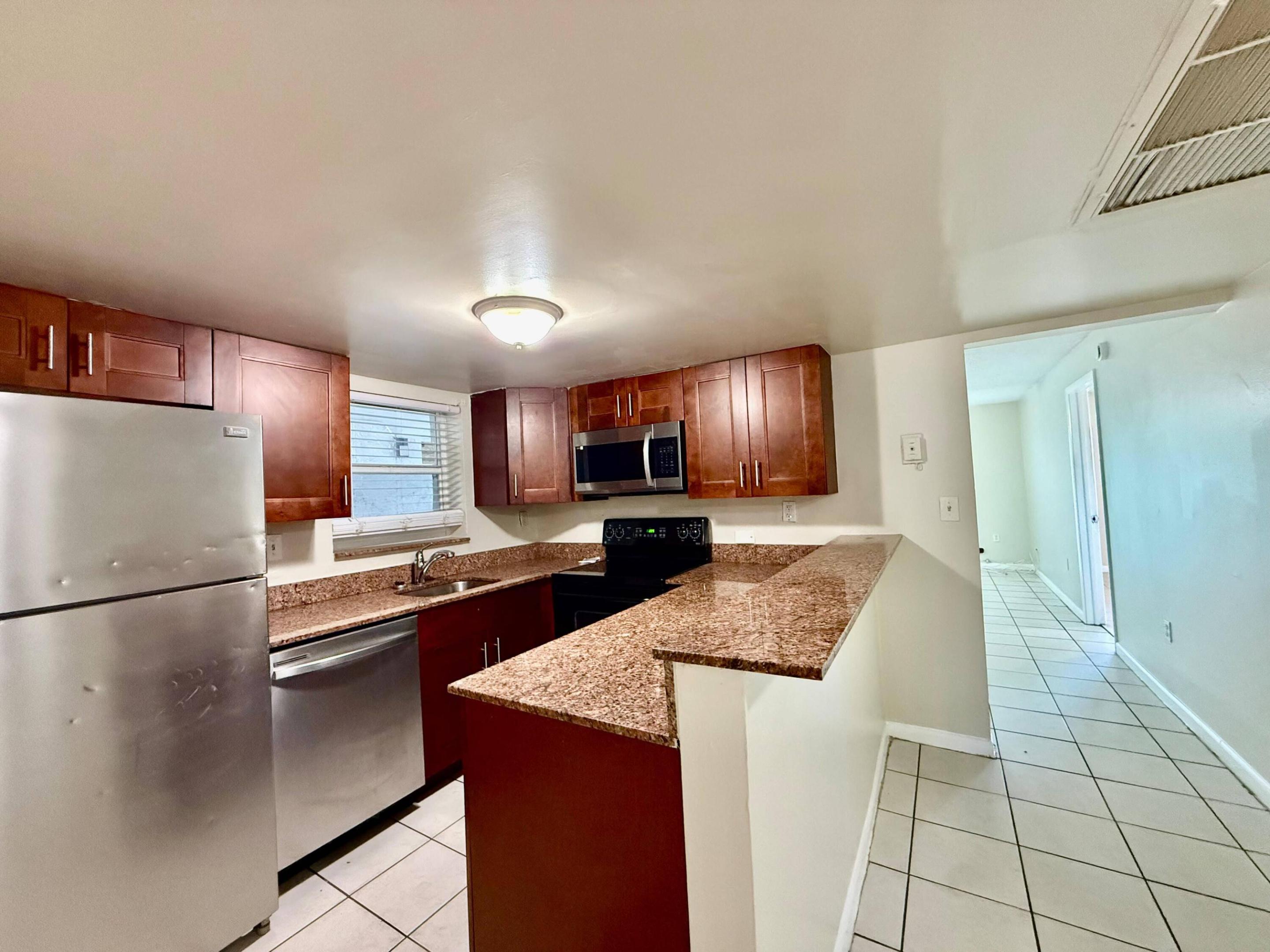 700 SW 81st #1A, North Lauderdale FL 33068