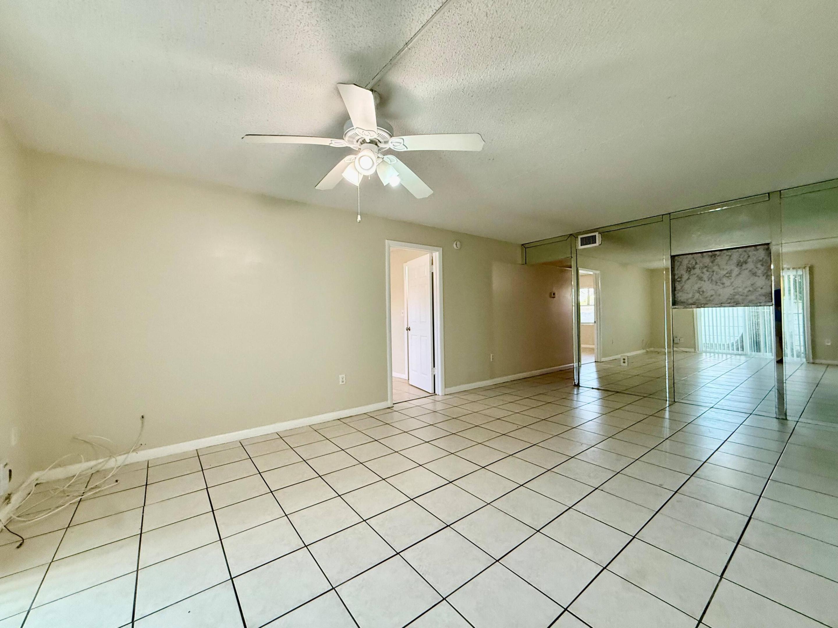 700 SW 81st #1A, North Lauderdale FL 33068