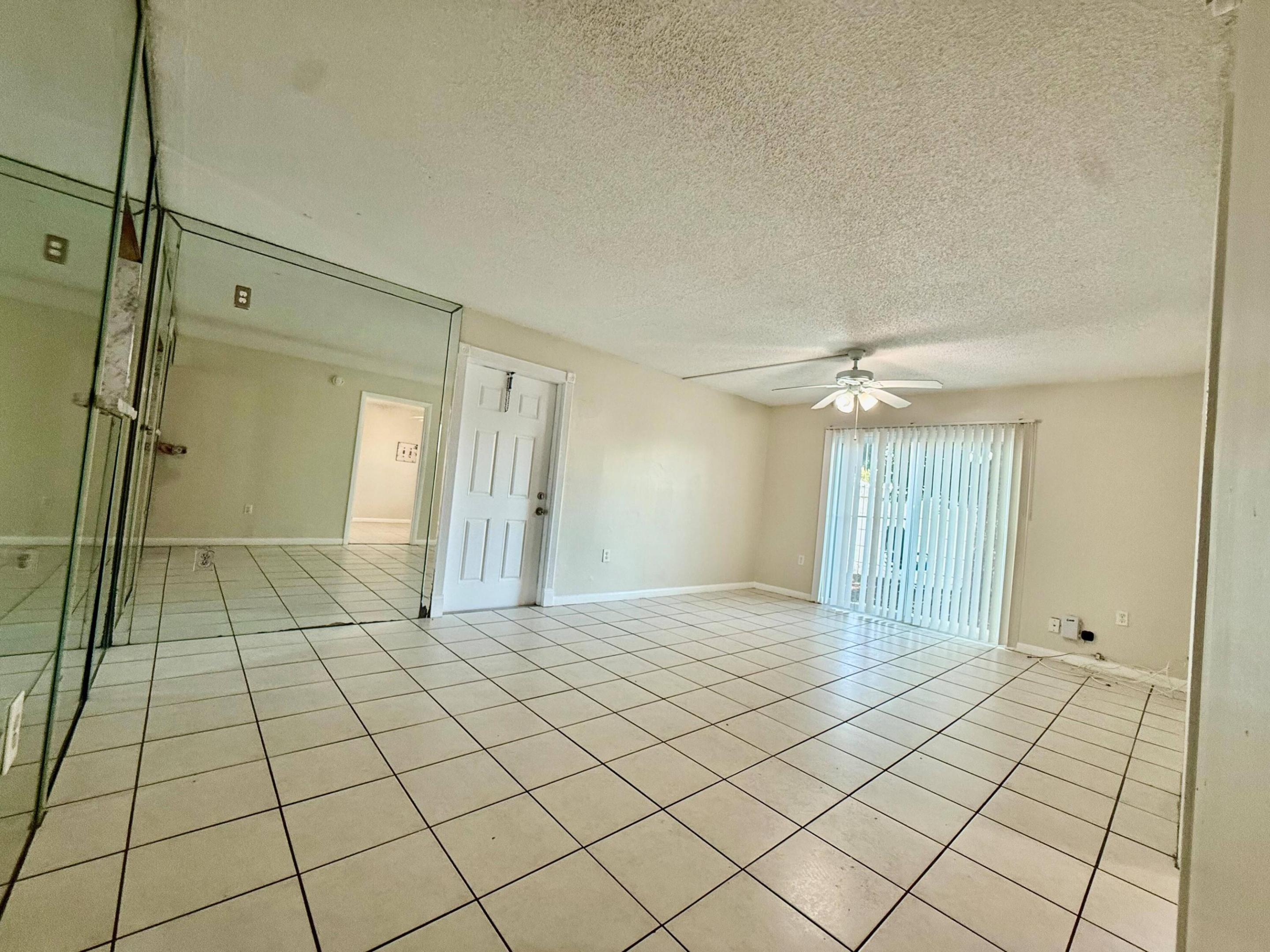 700 SW 81st #1A, North Lauderdale FL 33068