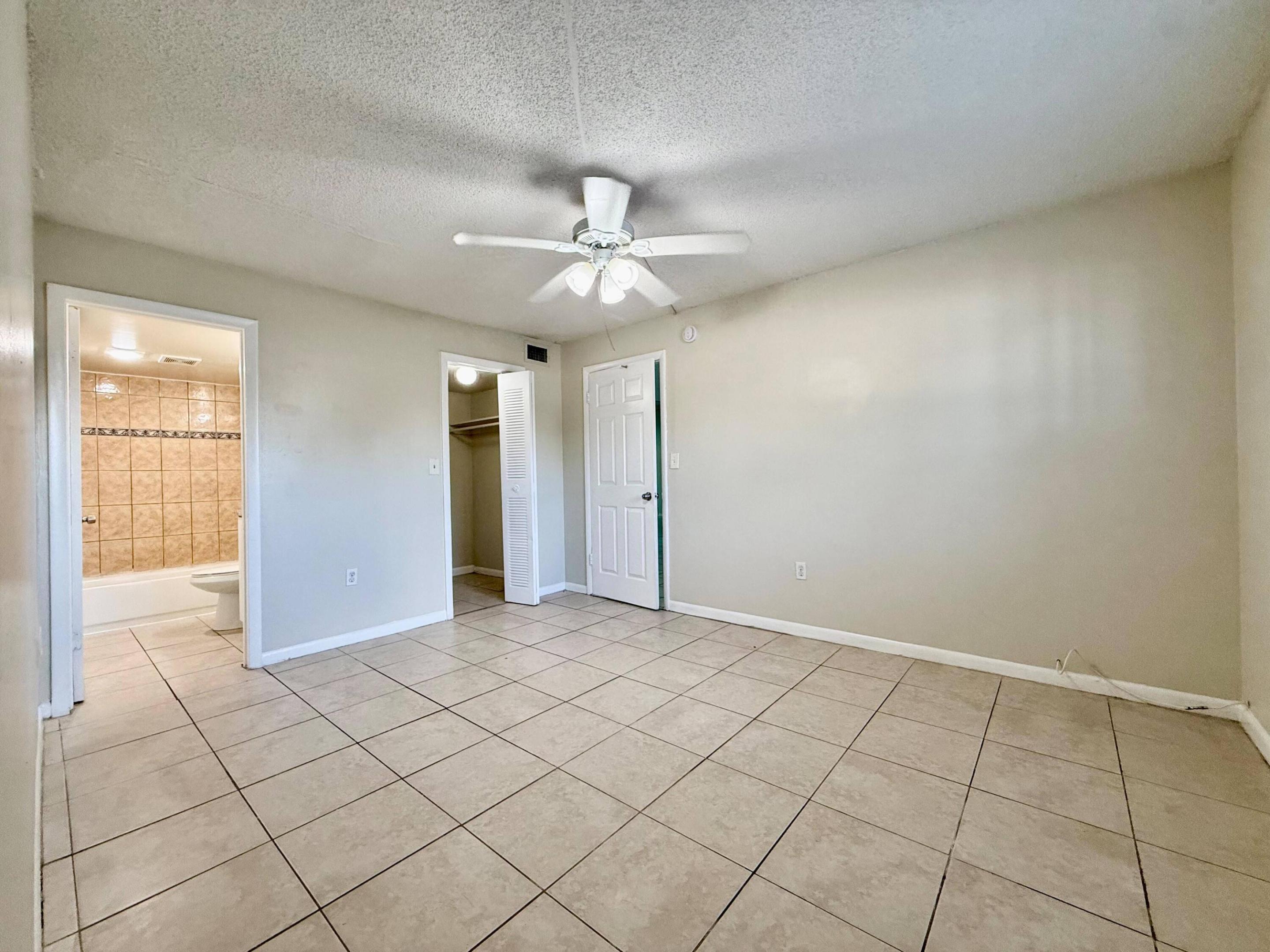 700 SW 81st #1A, North Lauderdale FL 33068