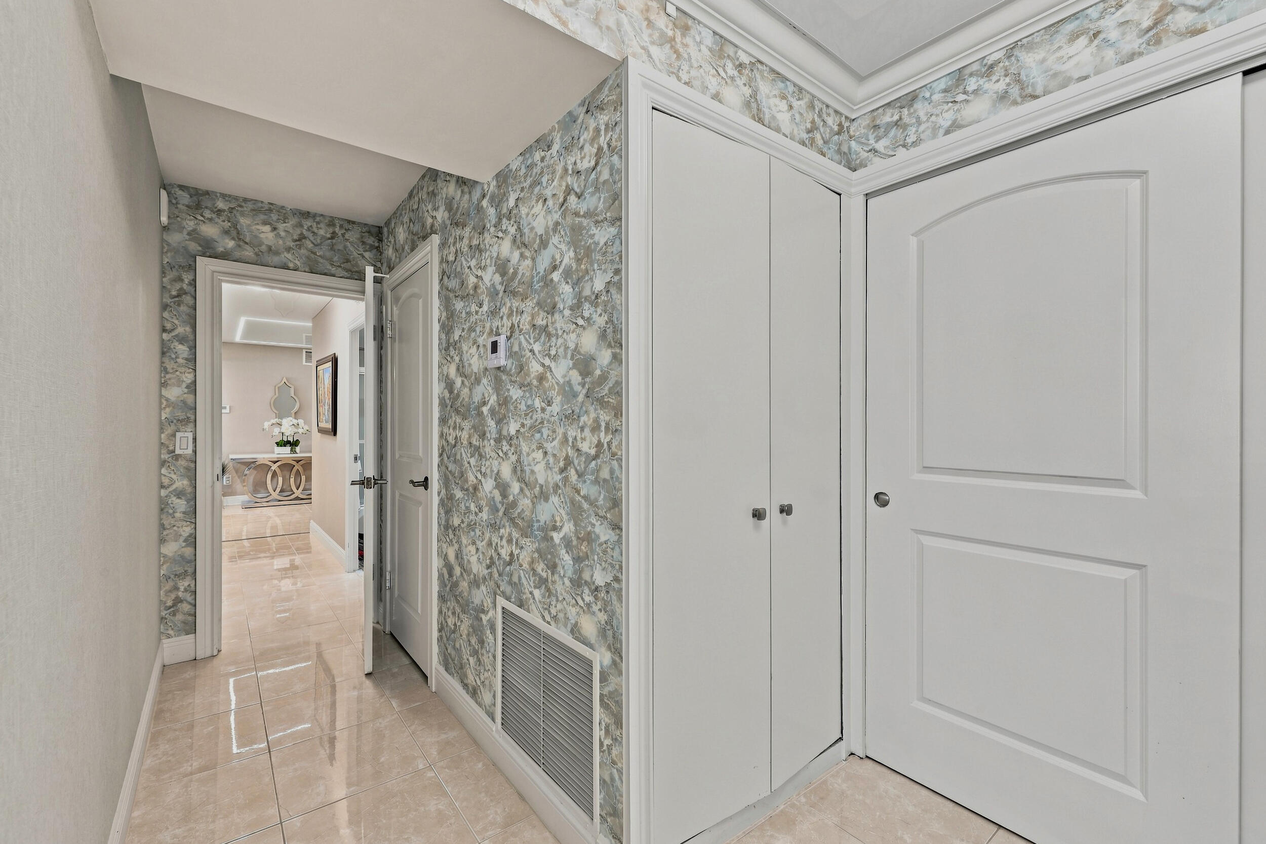 3900 N Ocean #4B, Lauderdale By The Sea FL 33308
