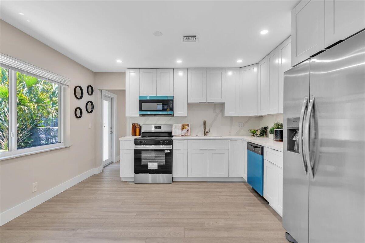 902 GARNETT, Lantana FL 33462