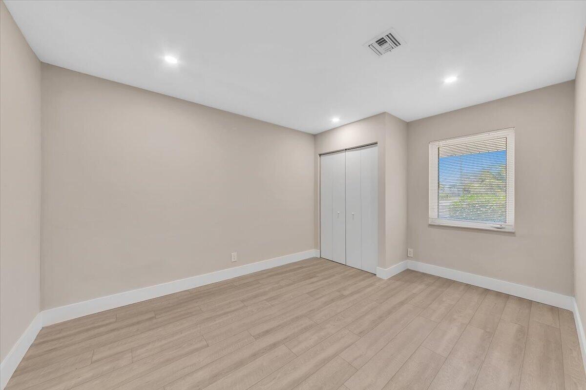 902 GARNETT, Lantana FL 33462