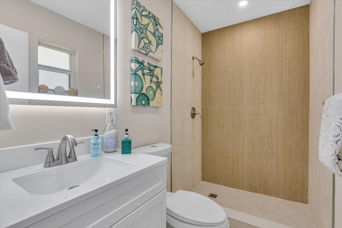 902 GARNETT, Lantana FL 33462