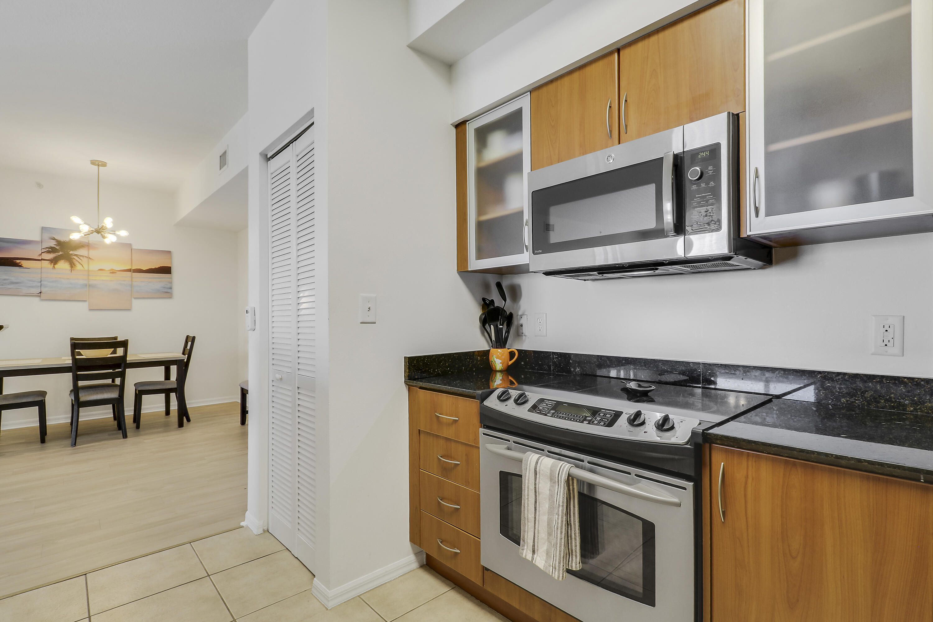 802 W Windward #301, Lantana FL 33462