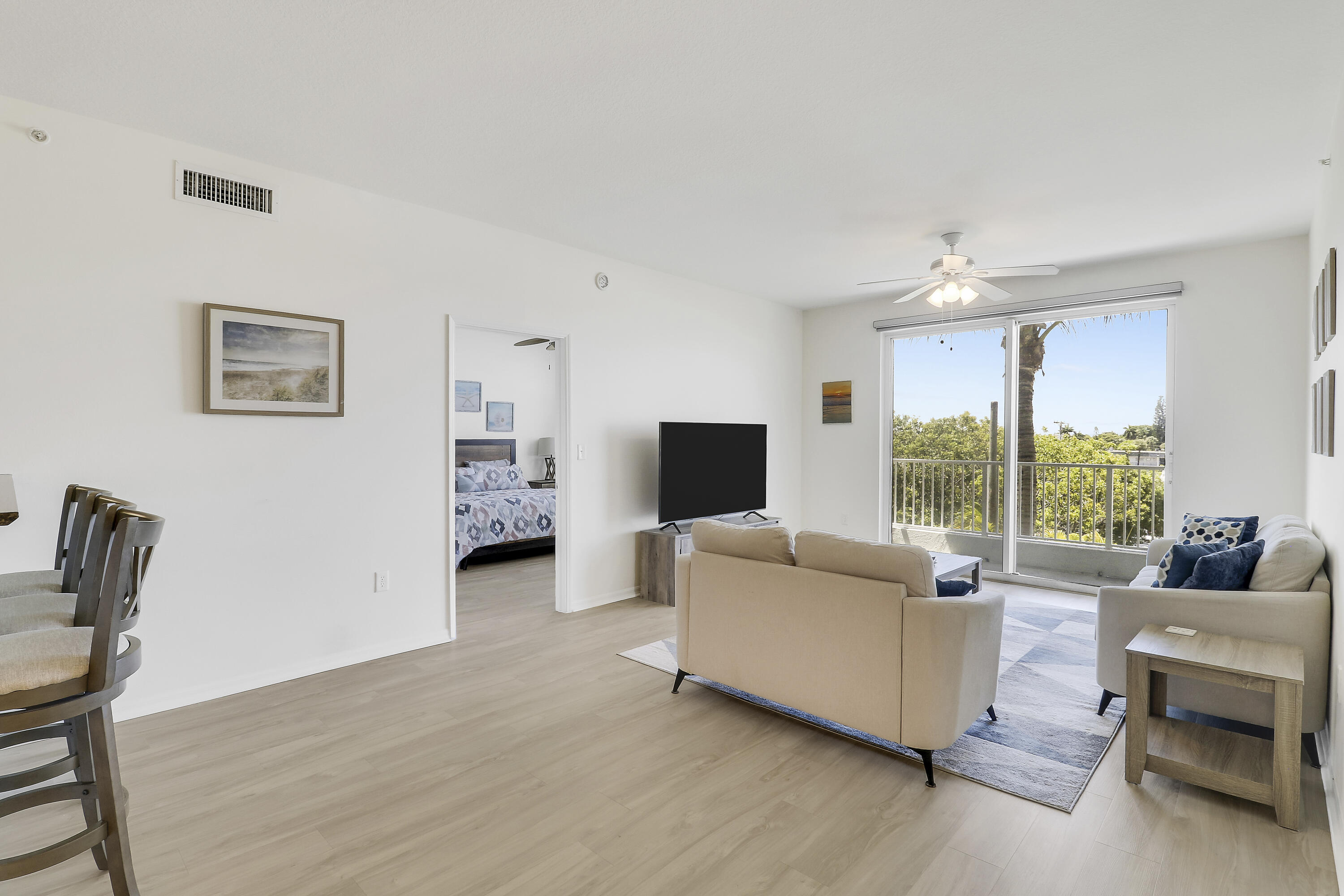 802 W Windward #301, Lantana FL 33462