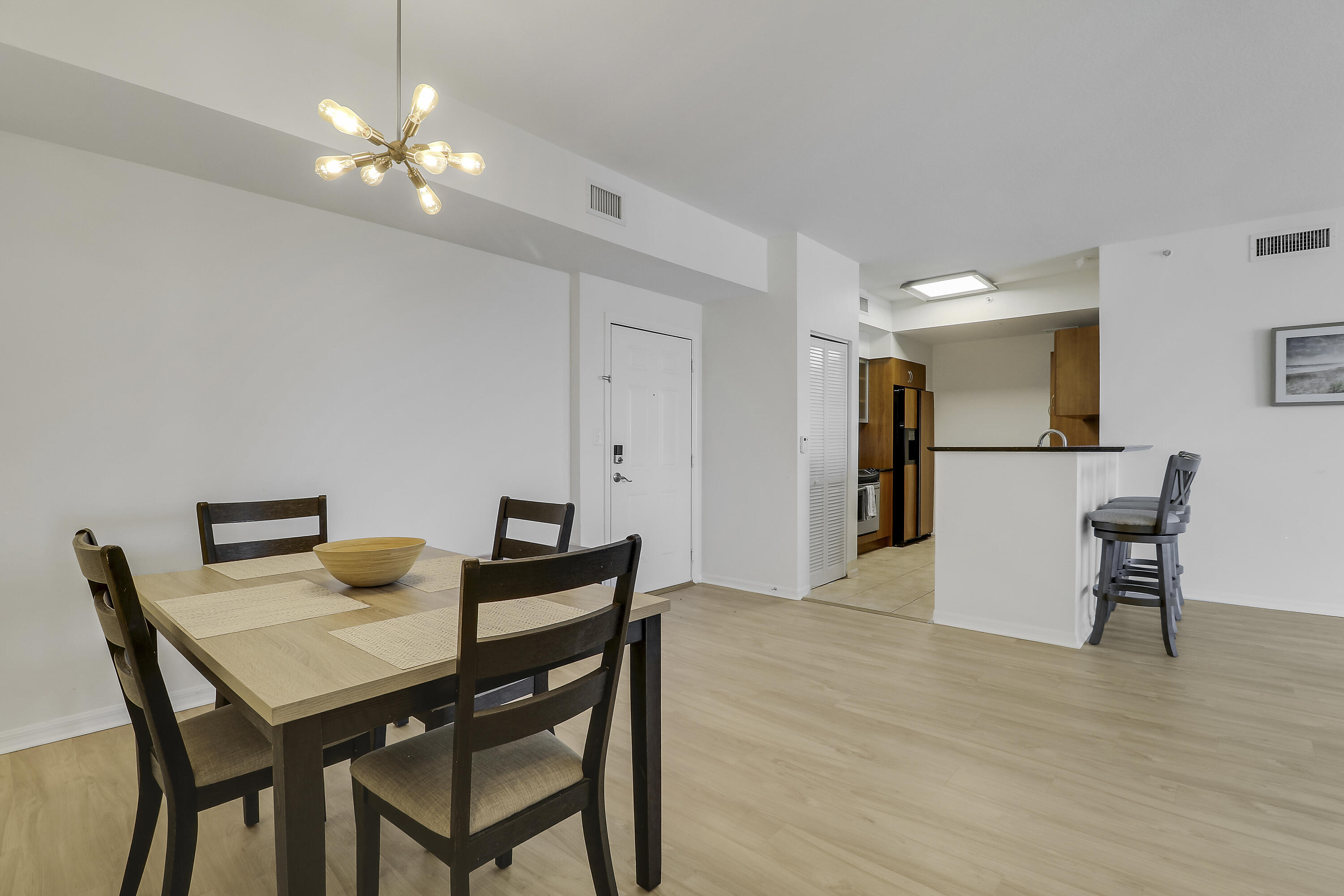 802 W Windward #301, Lantana FL 33462
